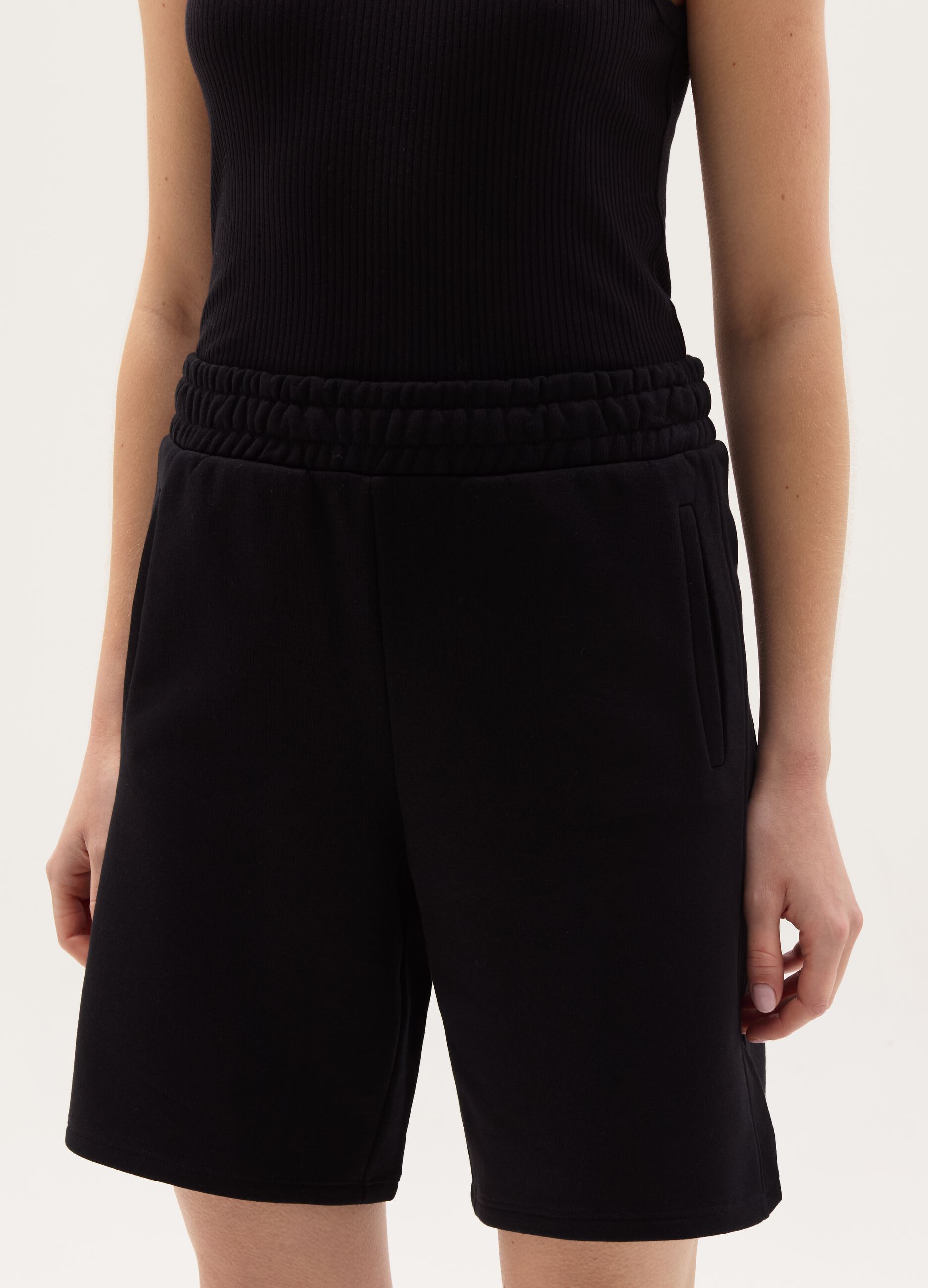 Essential Bermuda joggers in fleece