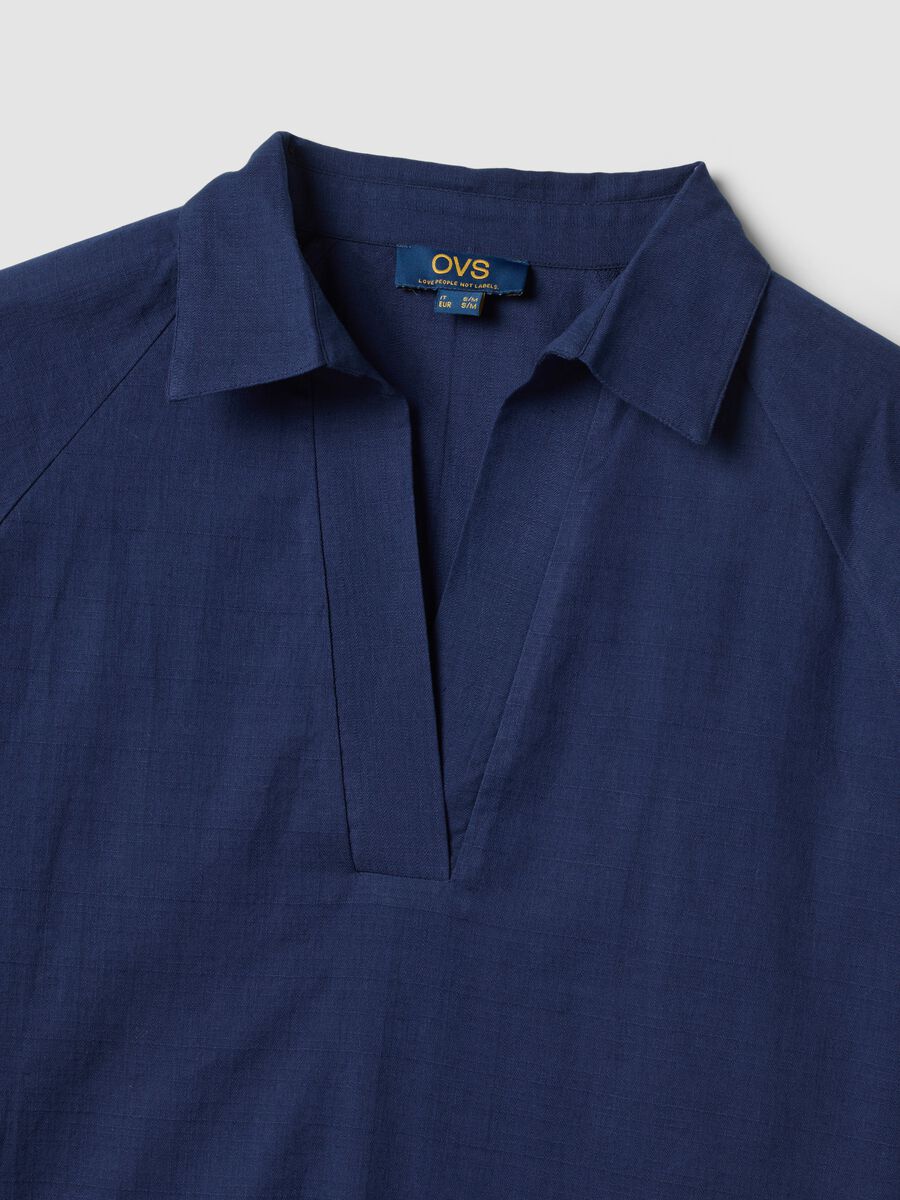 Top blu in puro cotone con scollo a V_1