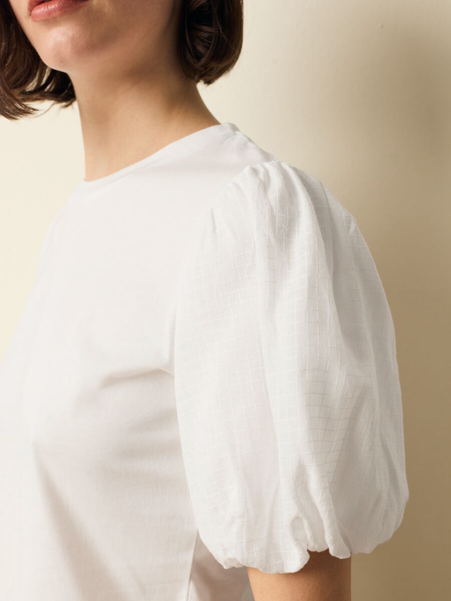 T-shirt with puff sleeves_2