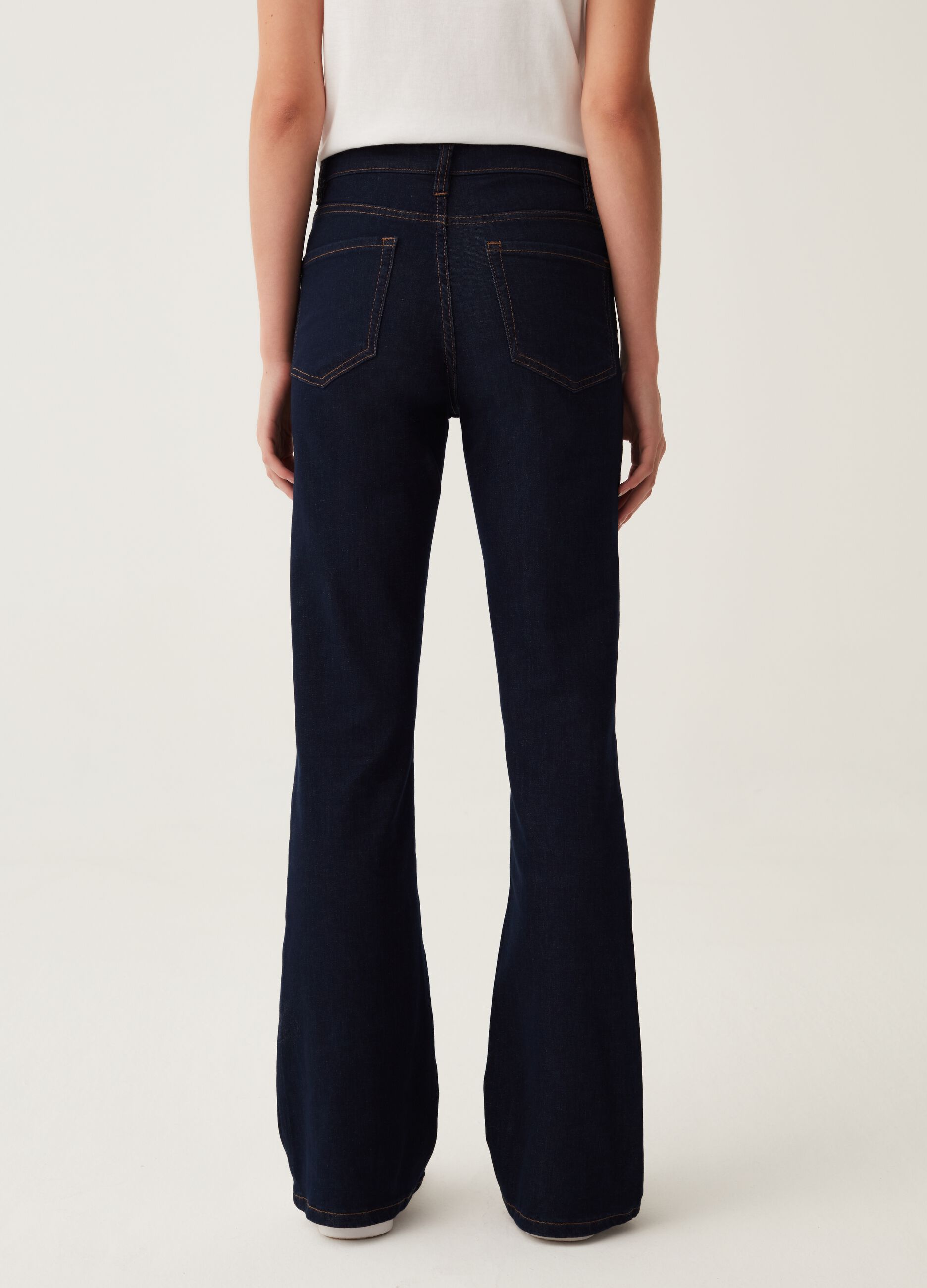 Jeans flare fit a vita alta con scoloriture_2