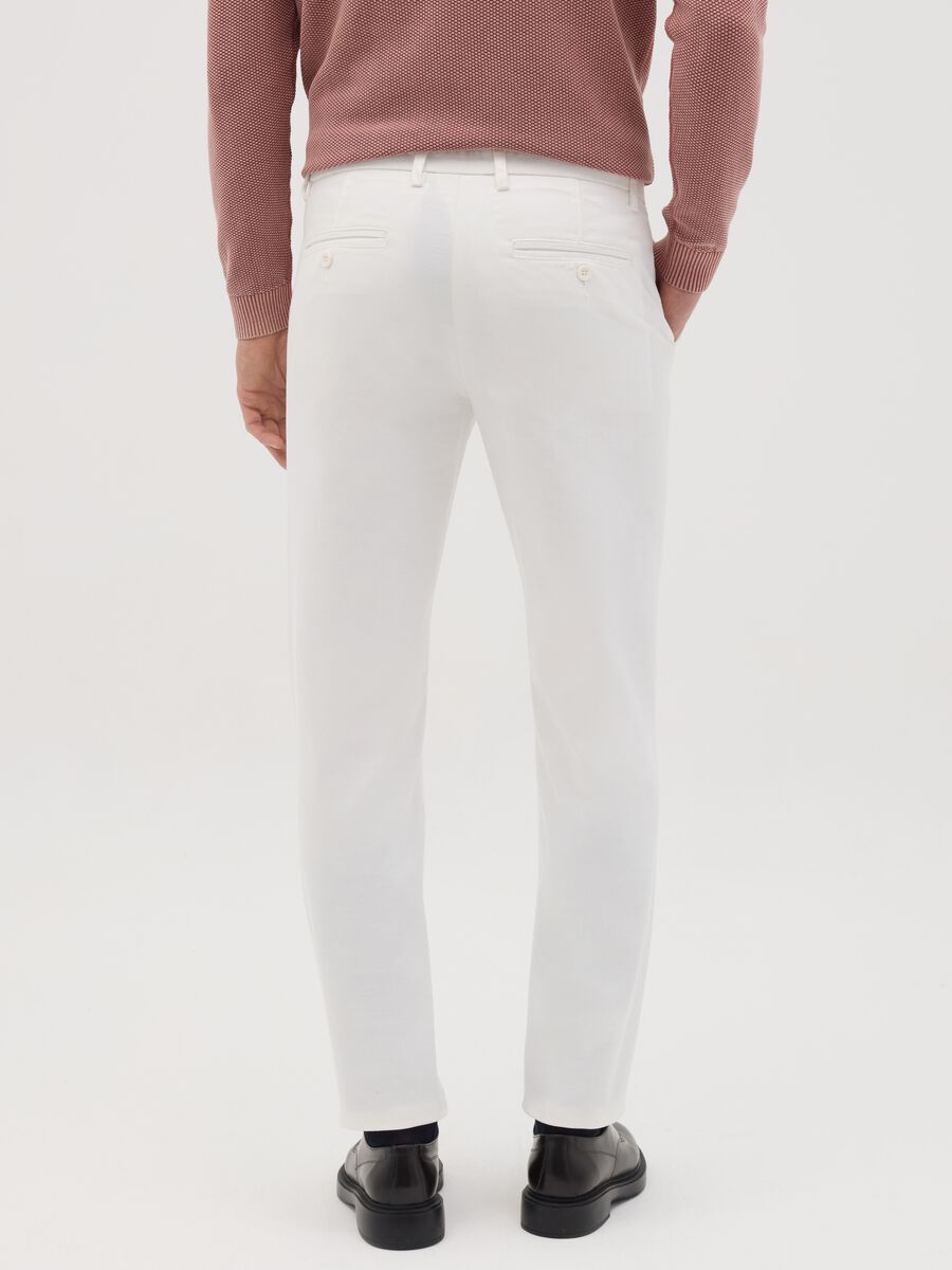 Men’s white slim-fit trousers in 100% cotton_3