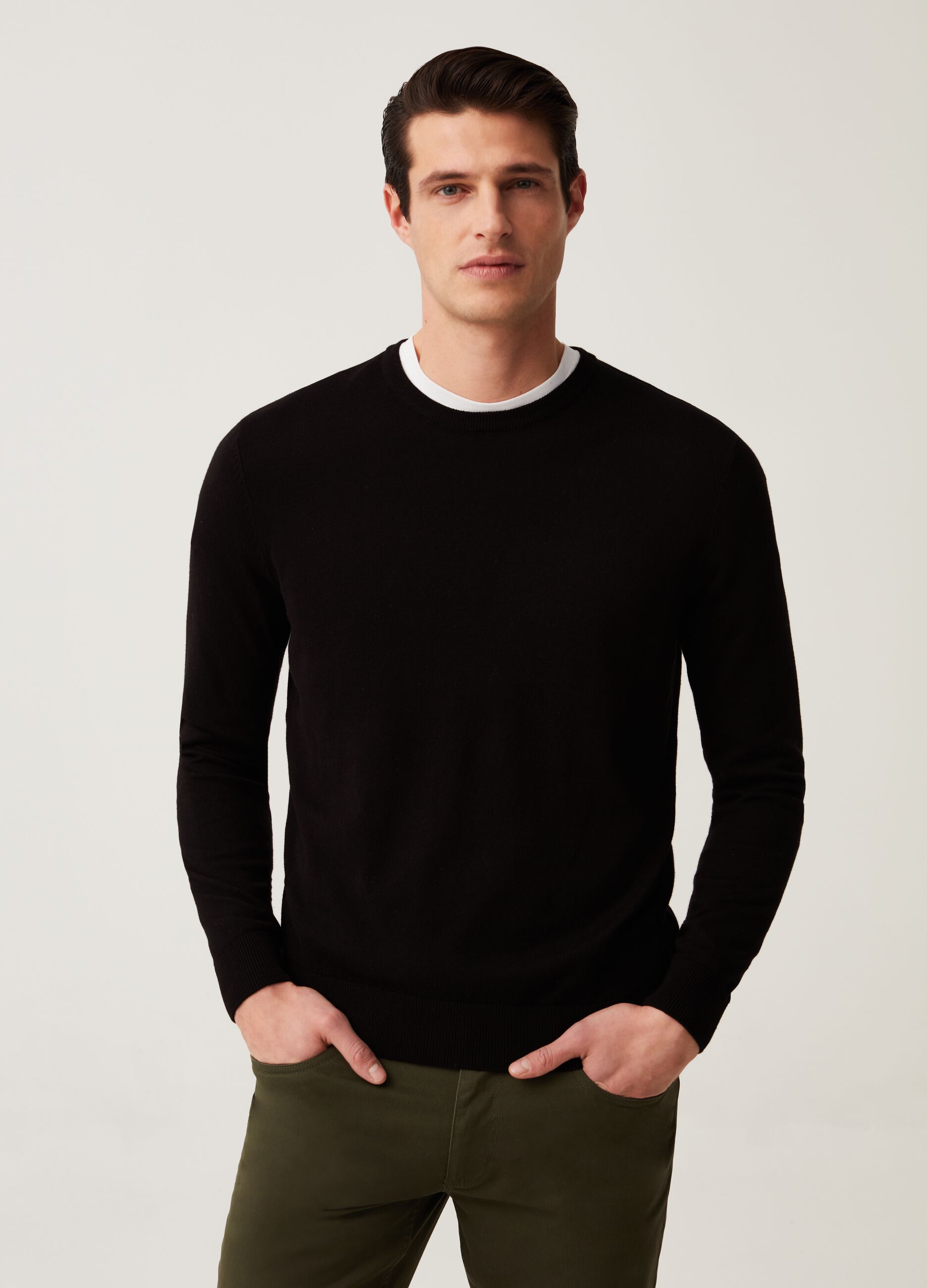 Round-neck pullover