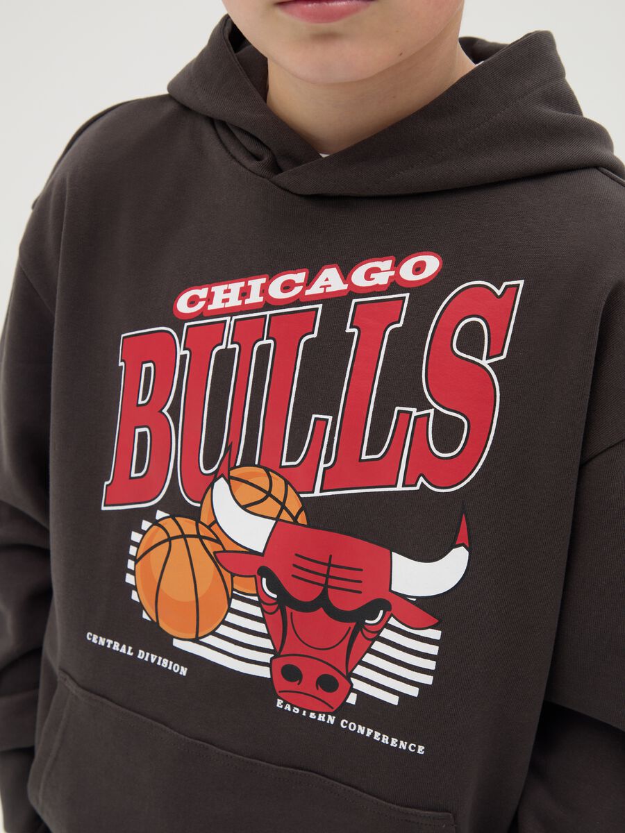 Sweatshirt with hood and NBA Chicago Bulls print_1