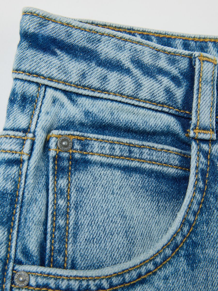 Jeans da bambino in denim loose fit_3