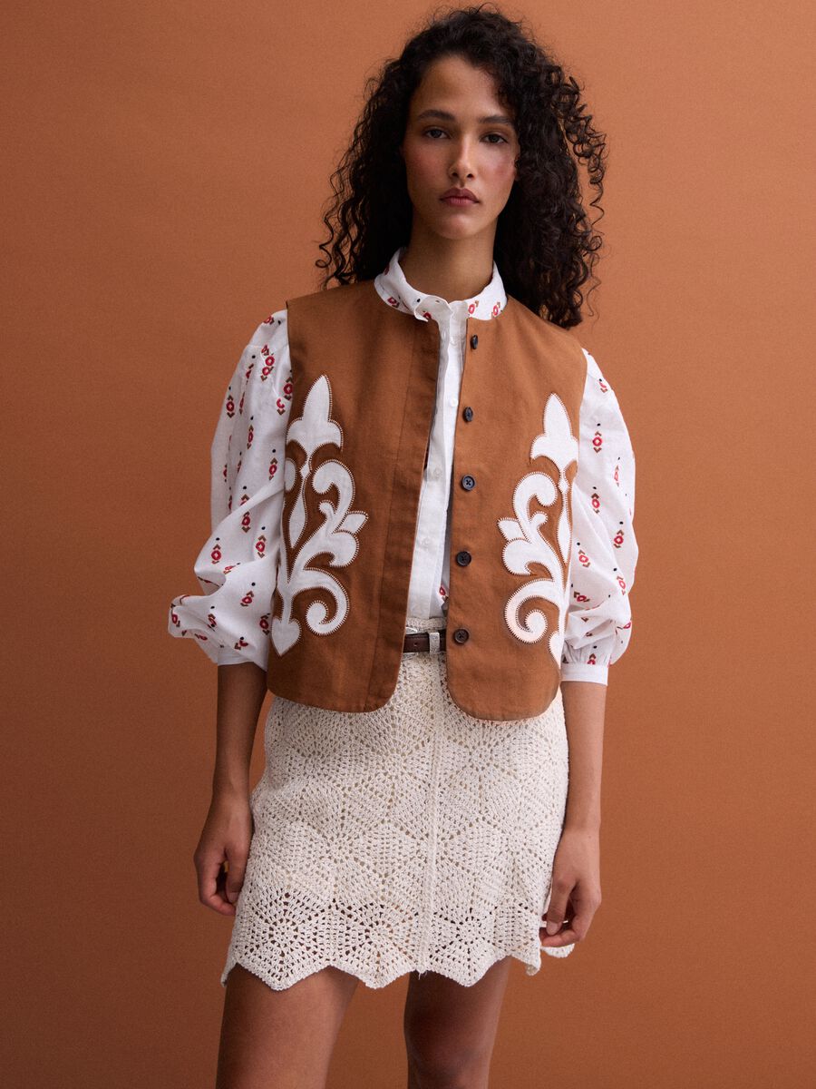 Brown linen and lyocell-blend gilet with applied embroidery_1