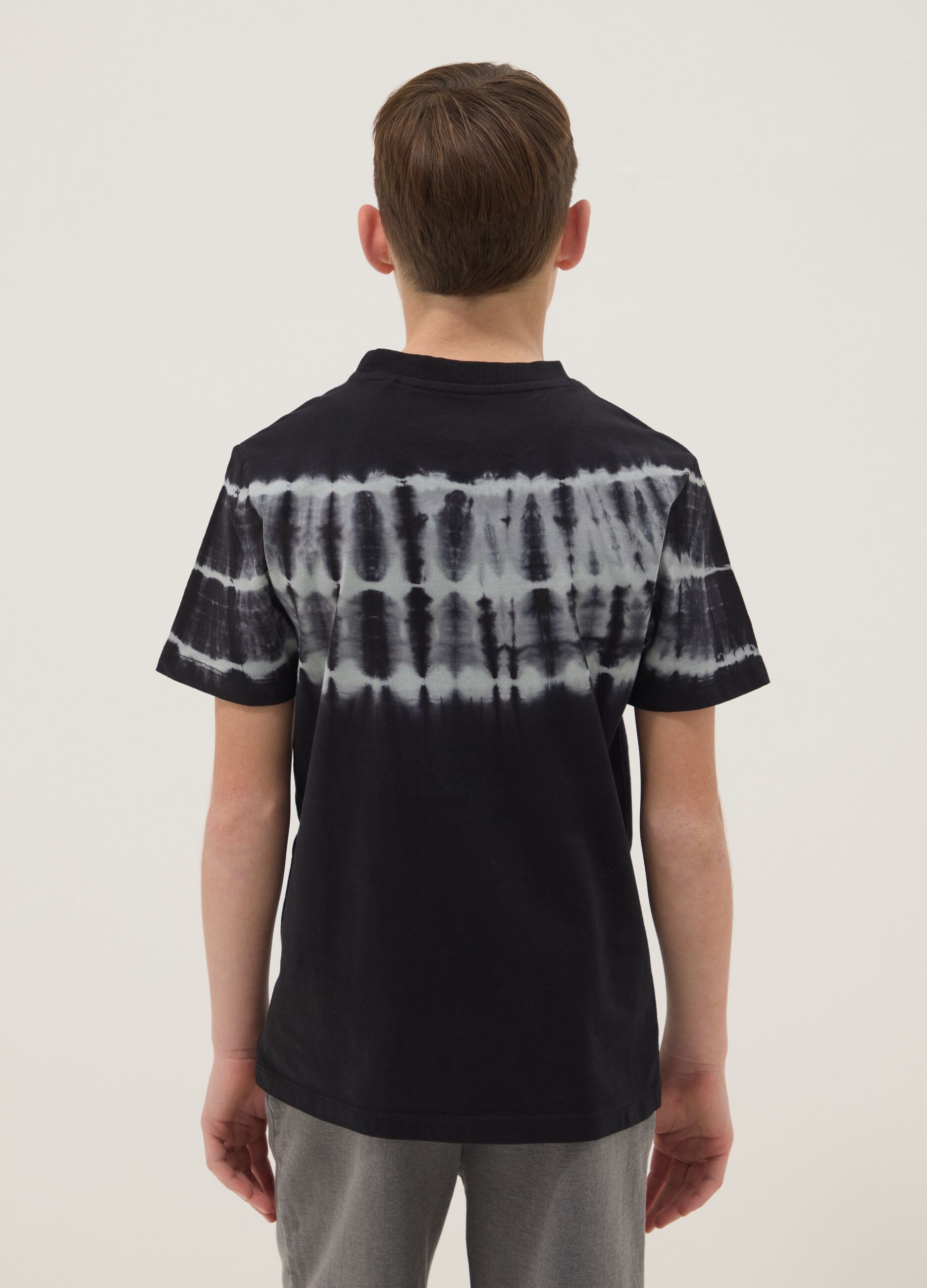 T-shirt nera a maniche corte in puro cotone