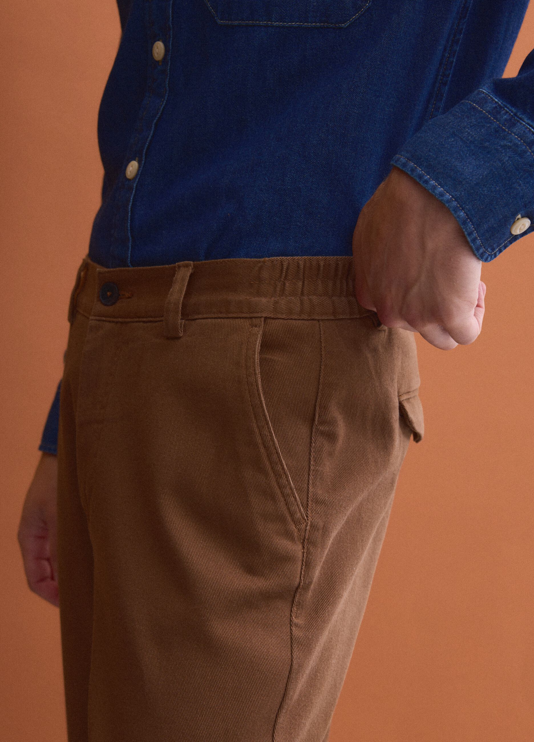 Pantaloni chino marroni in cotone elasticizzato straight fit