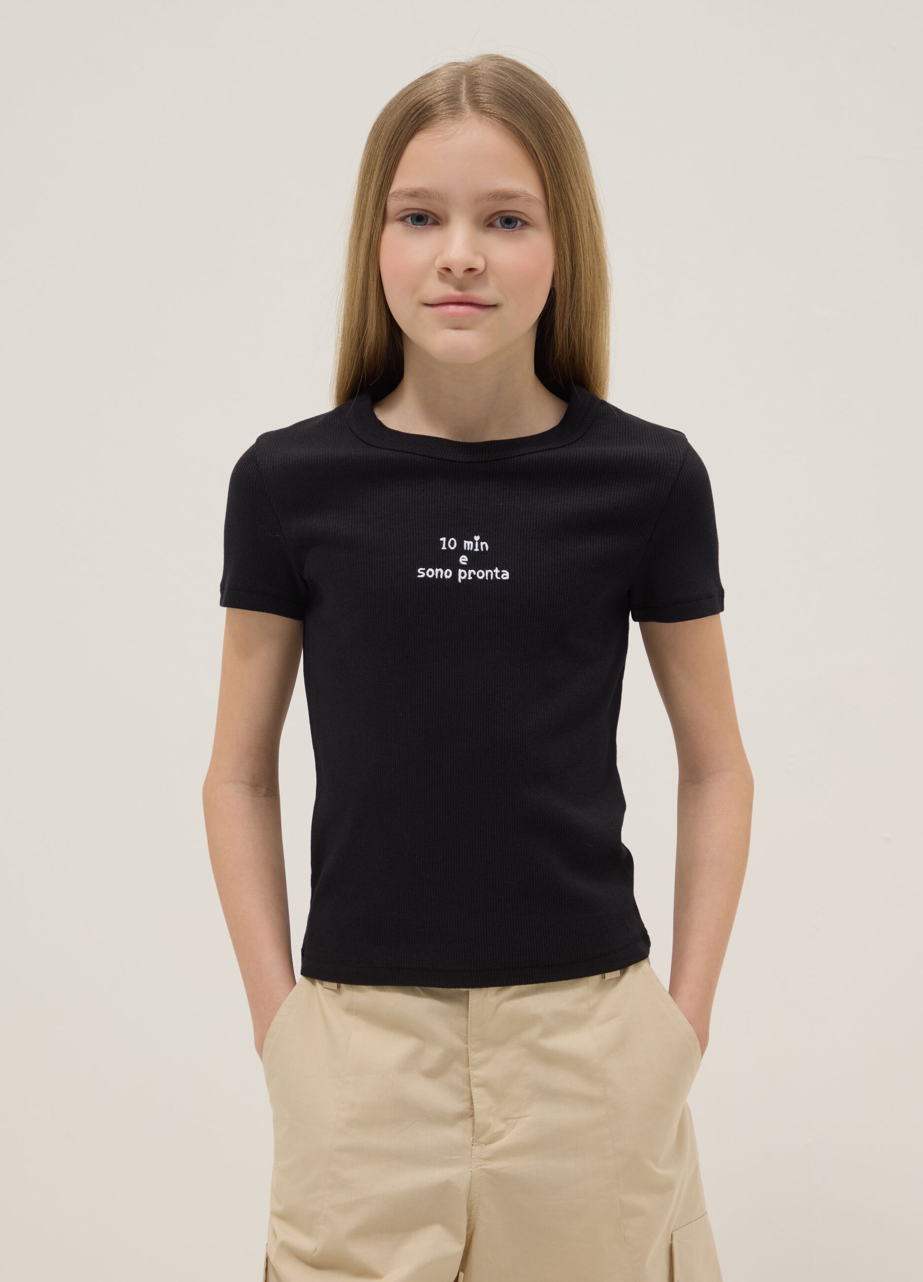Fitted black cotton blend T-shirt for girls with phrase