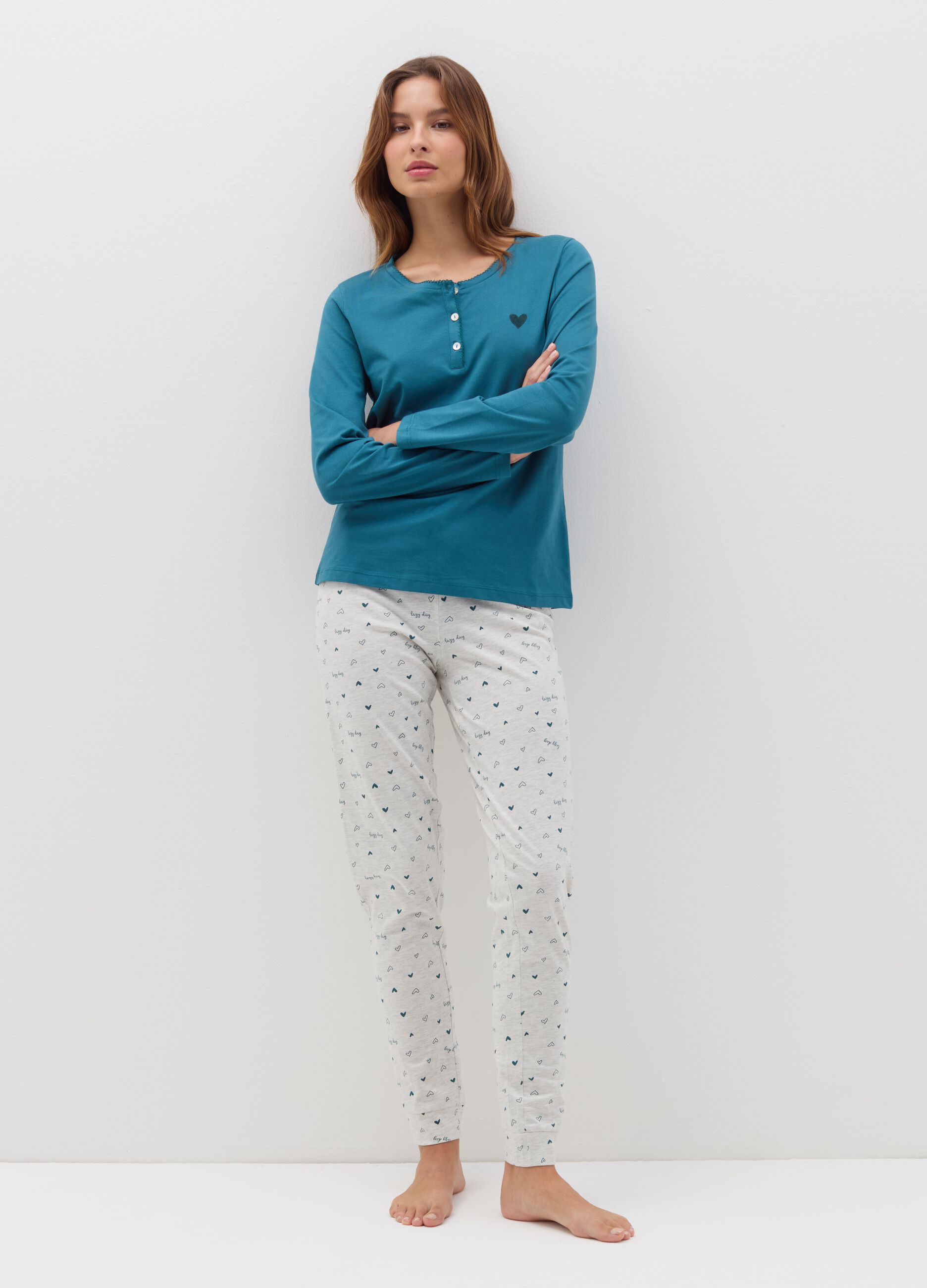 Long pyjamas with hearts print