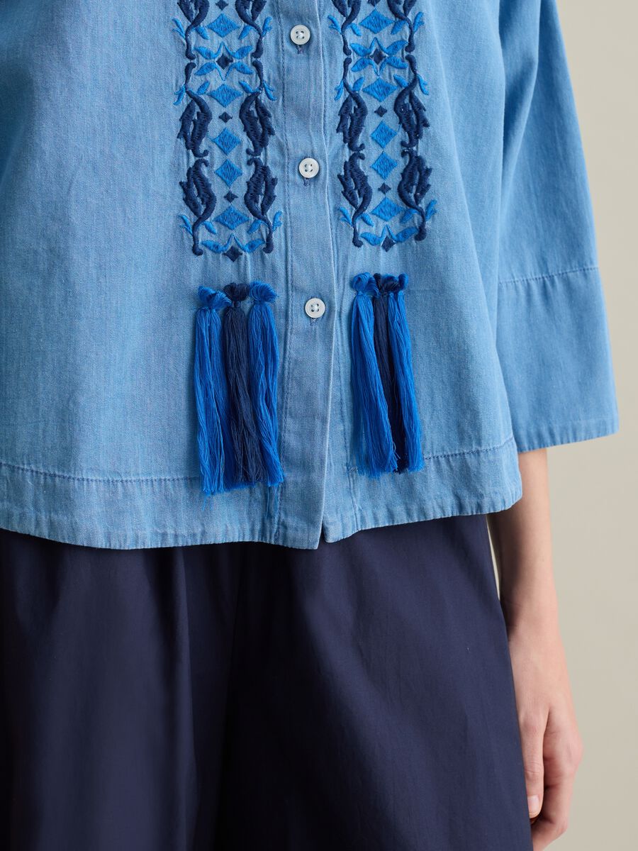 Women's oversized denim shirt in 100% cotton with regular fit and embroidery_3