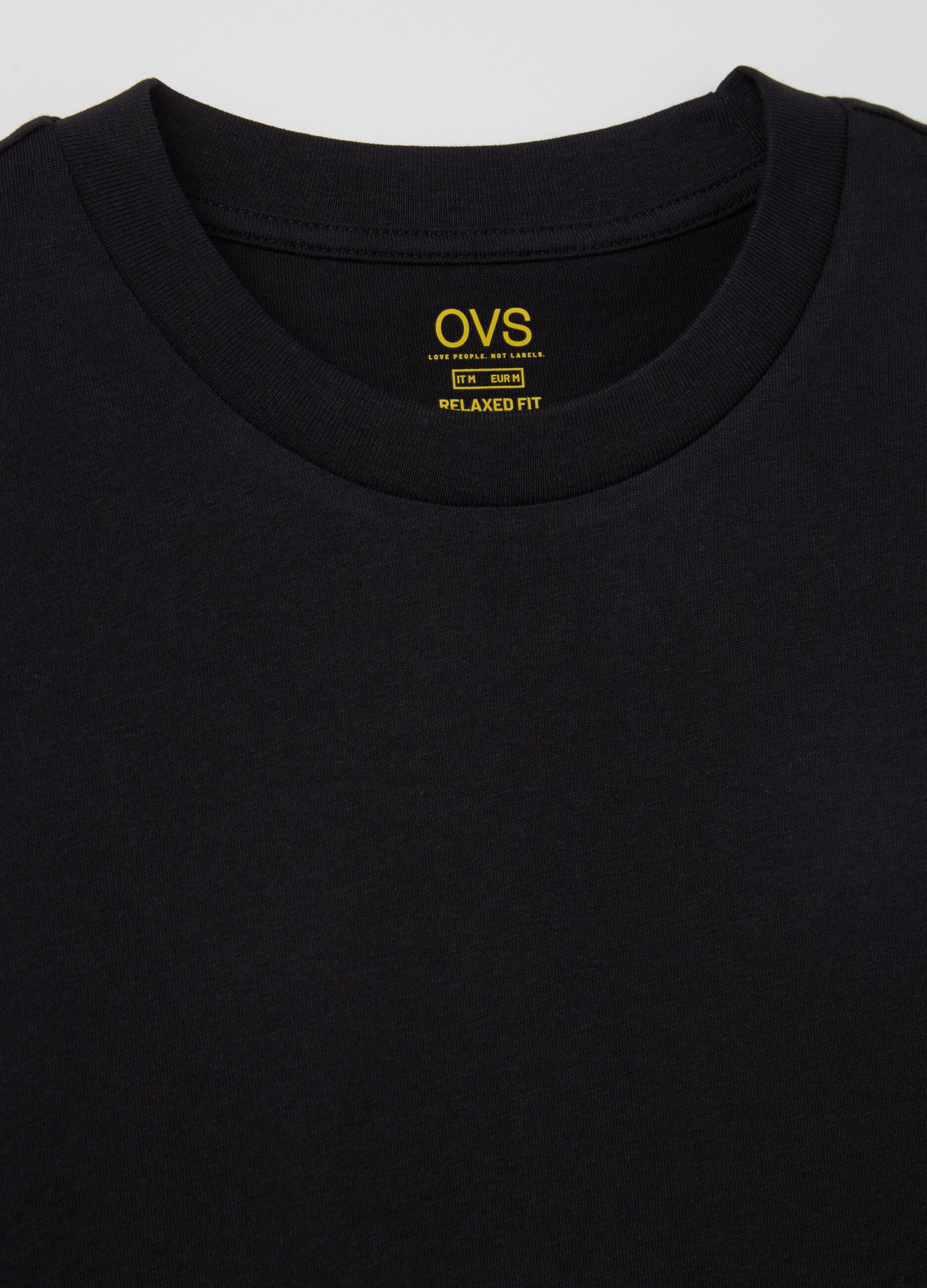 Solid colour T-shirt in organic cotton