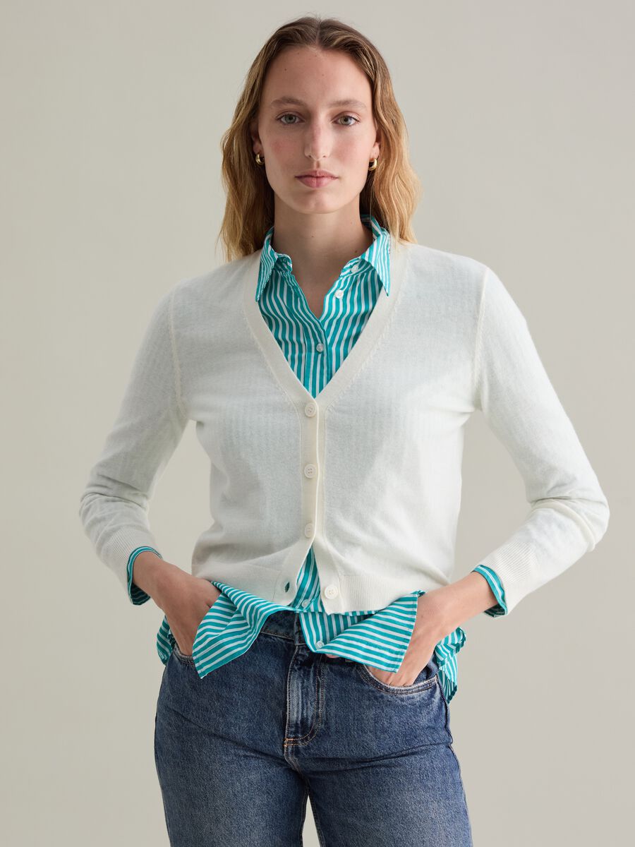 V-neck cardigan in wool_0