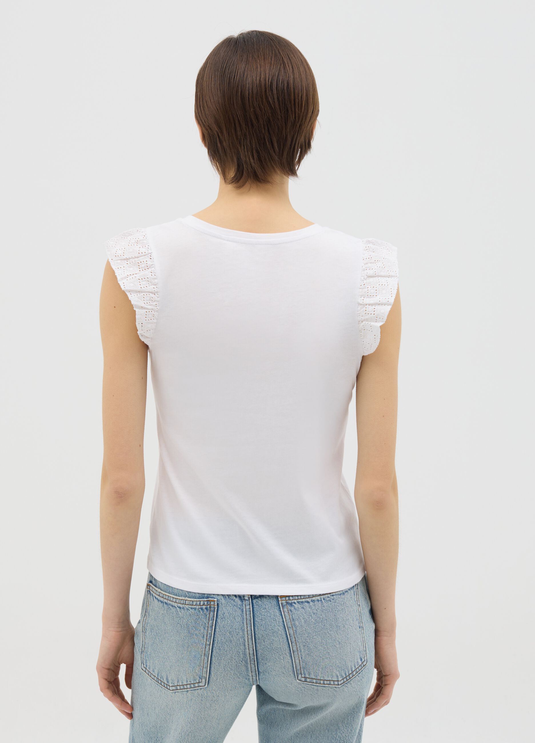 White pure cotton tank top with lace details