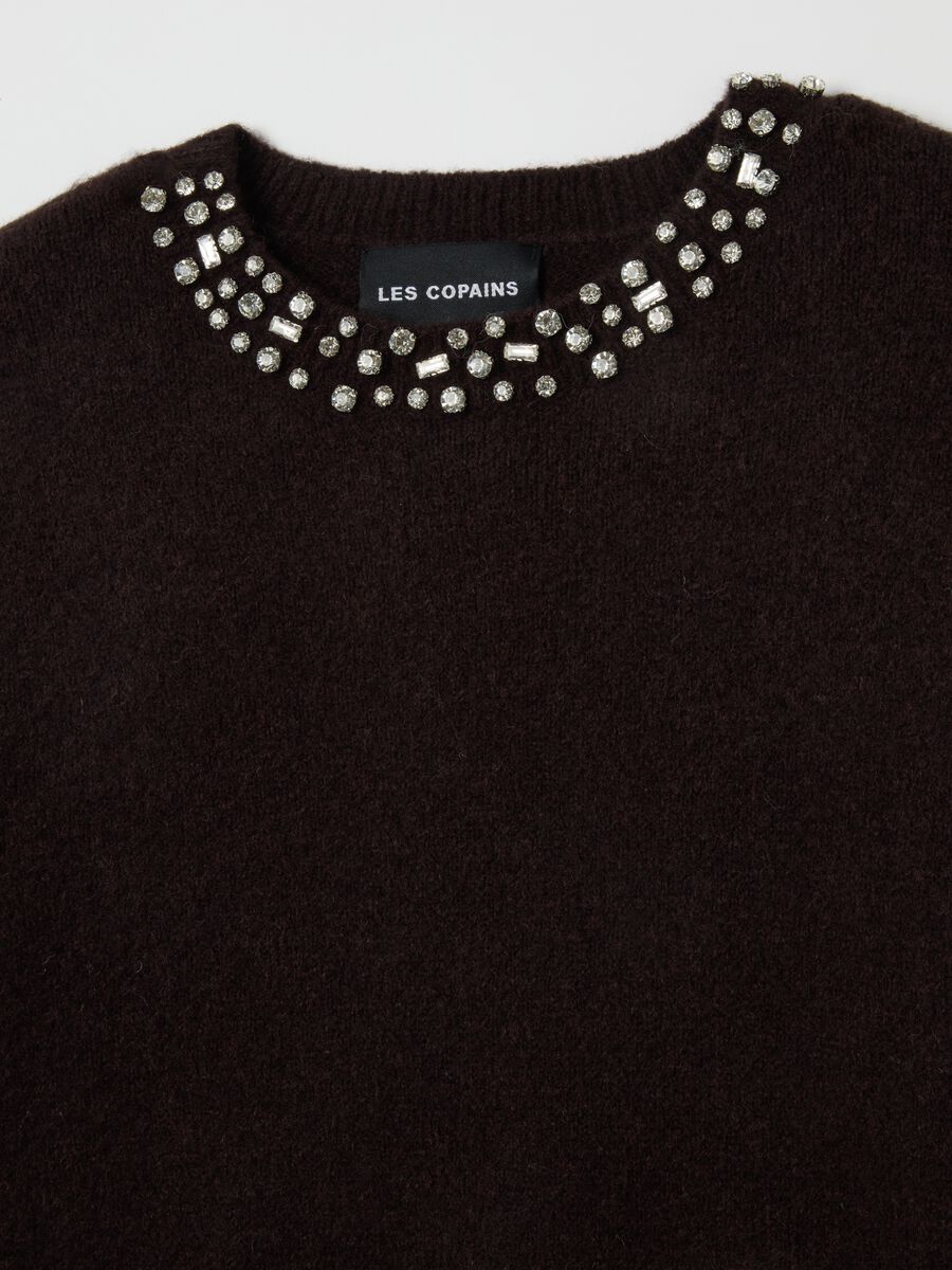 Brown regular fit sweater with jewel neckline_5