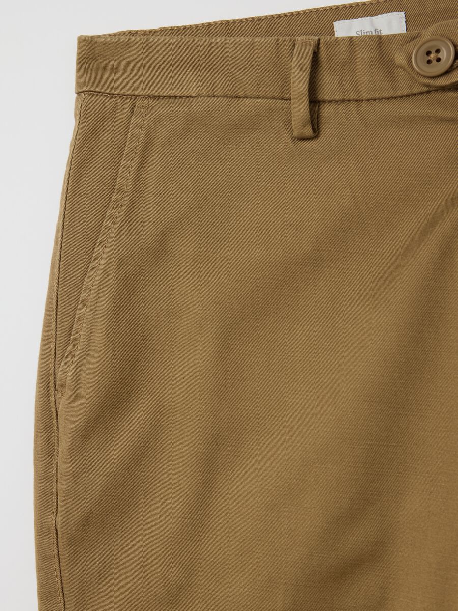 Pantaloni slim cammello in cotone elasticizzato_5