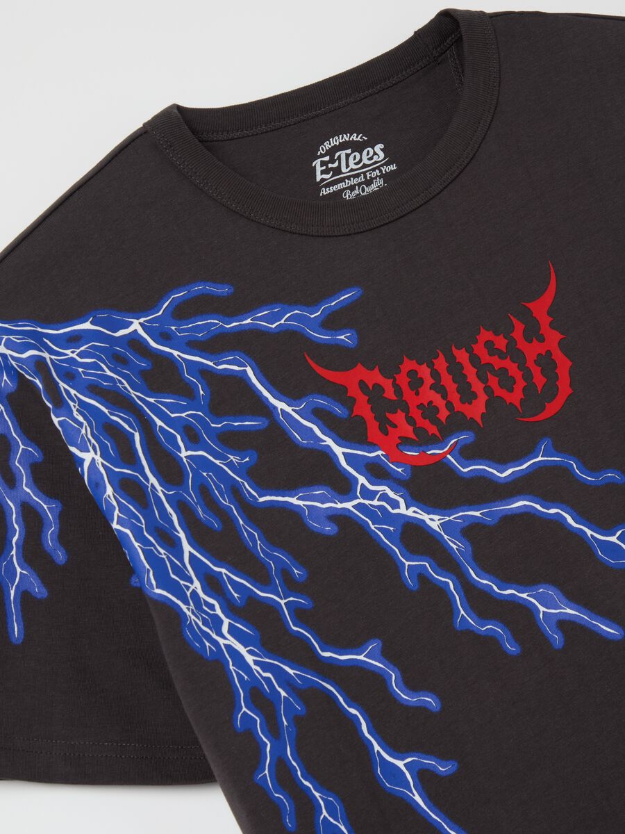 Black short-sleeved T-shirt with lightning graphic_5
