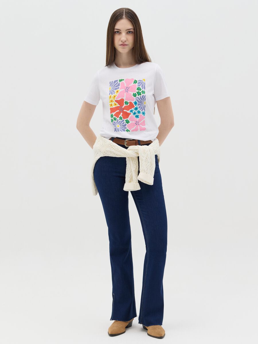 White T-shirt with colourful floral print_1