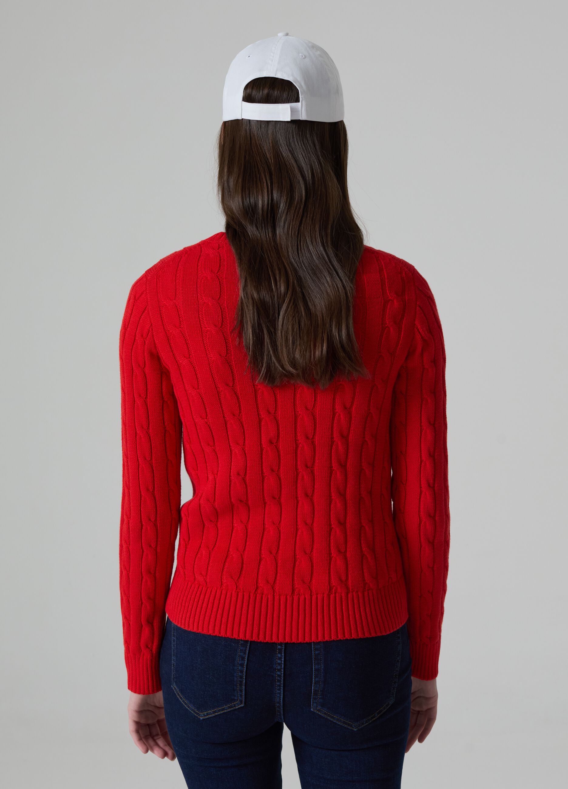 Ribbed pullover with cable-knit design