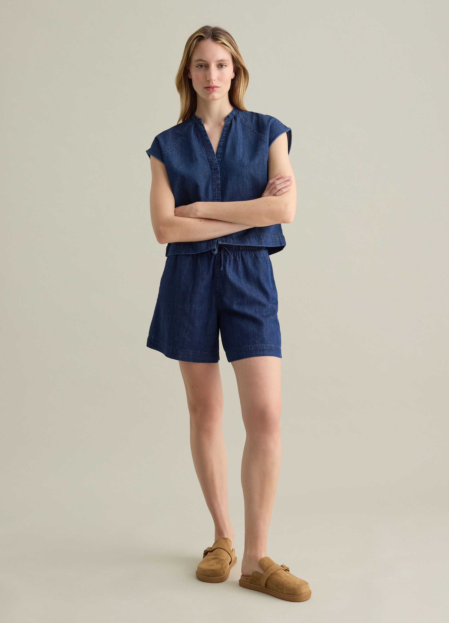 Short Sleeve Denim Shirt in Graphite
