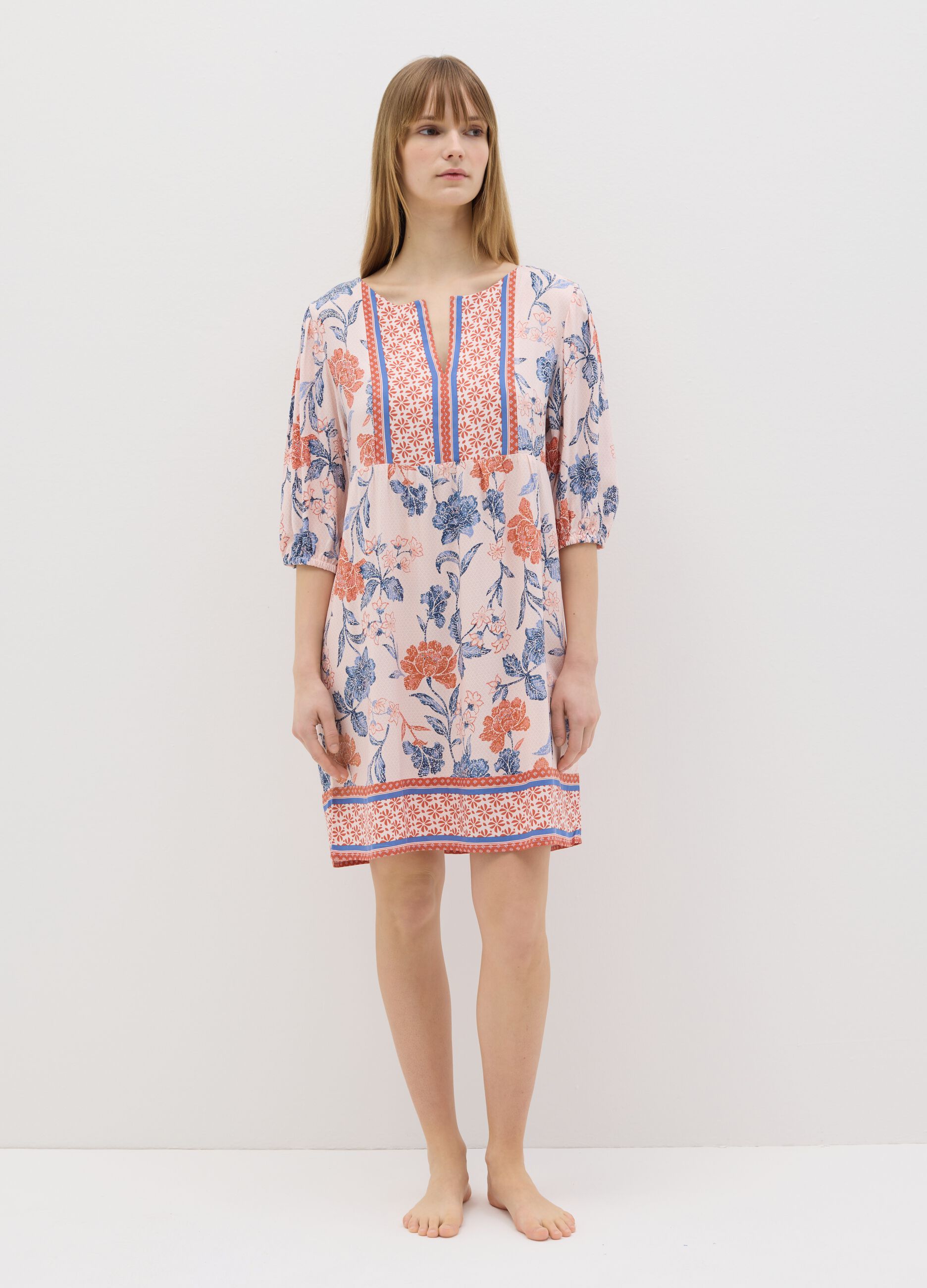 Camicia da notte arancione e azzurro con stampa floreale