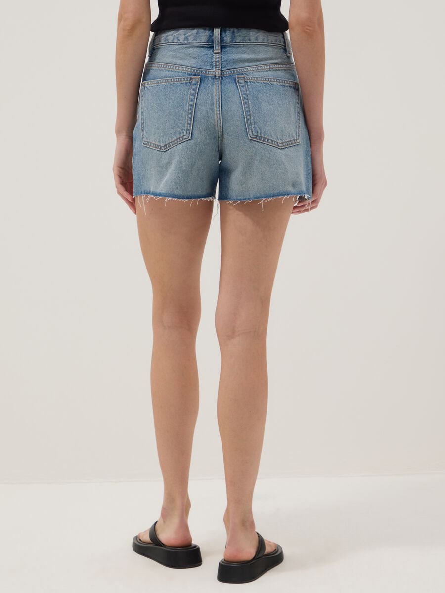 Shorts in denim azzurro in puro cotone regular fit_2