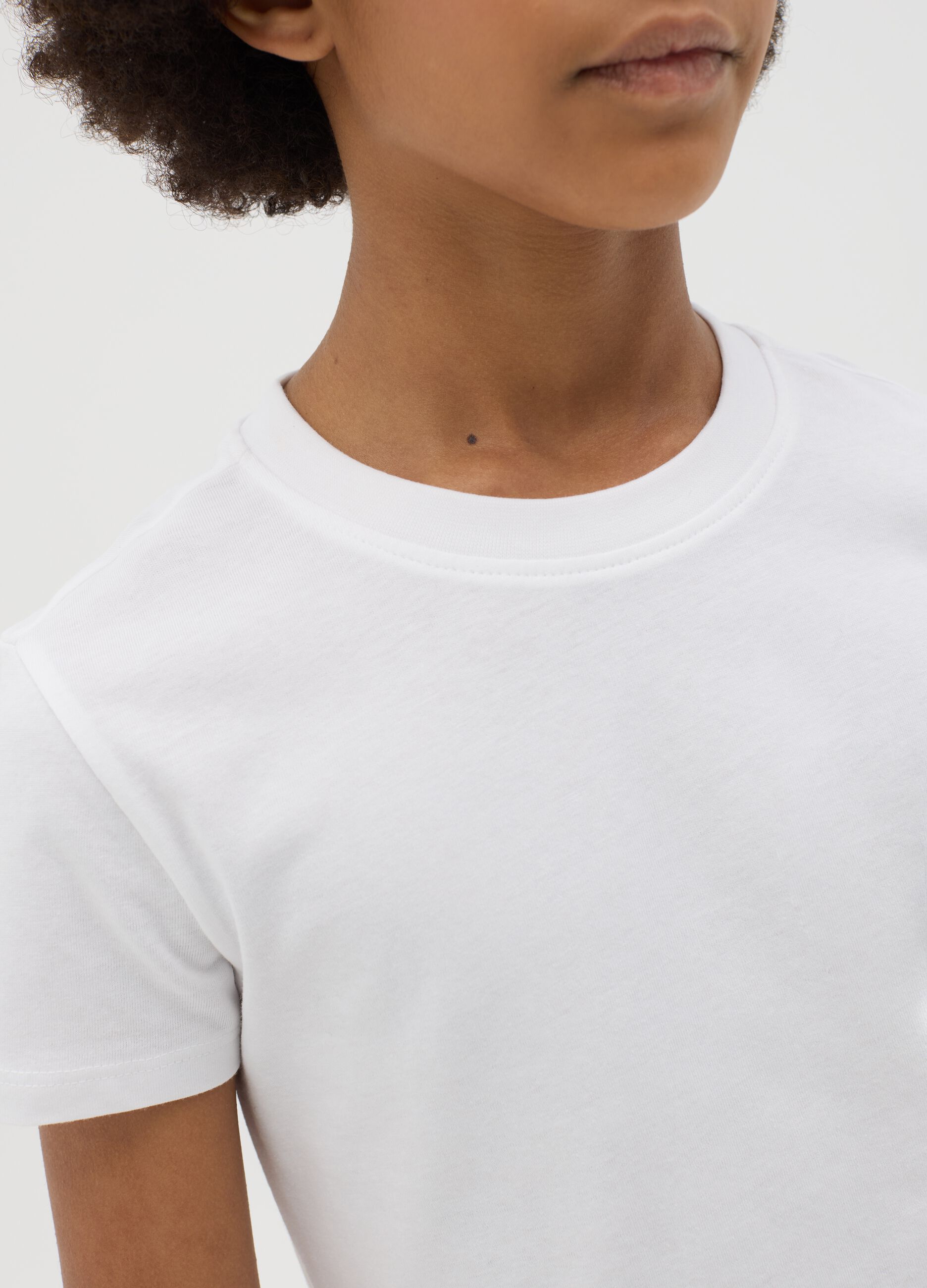 T-shirt da ragazza in puro cotone bianca regular fit con girocollo