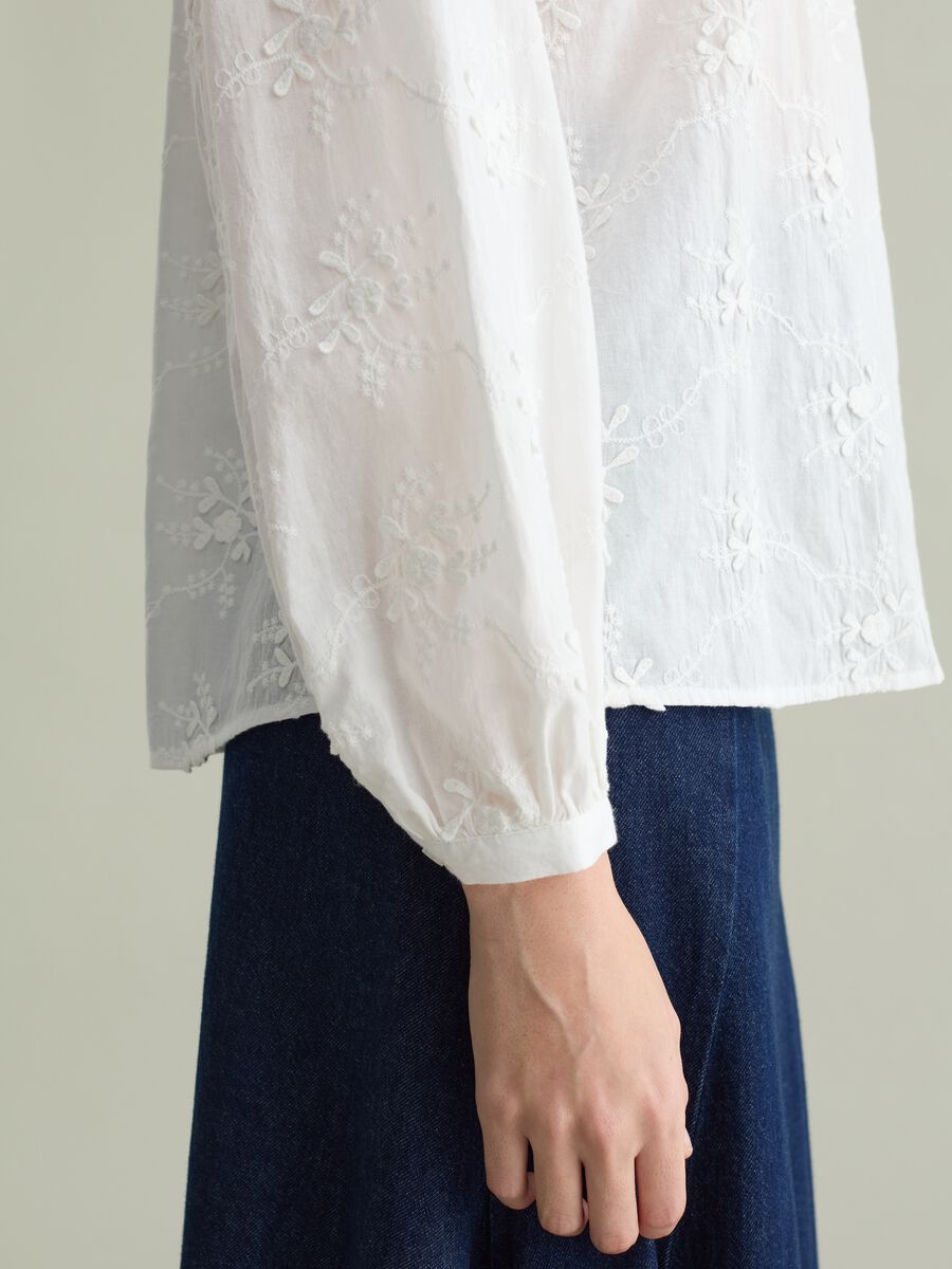 Shirt with all-over floral embroidery_2