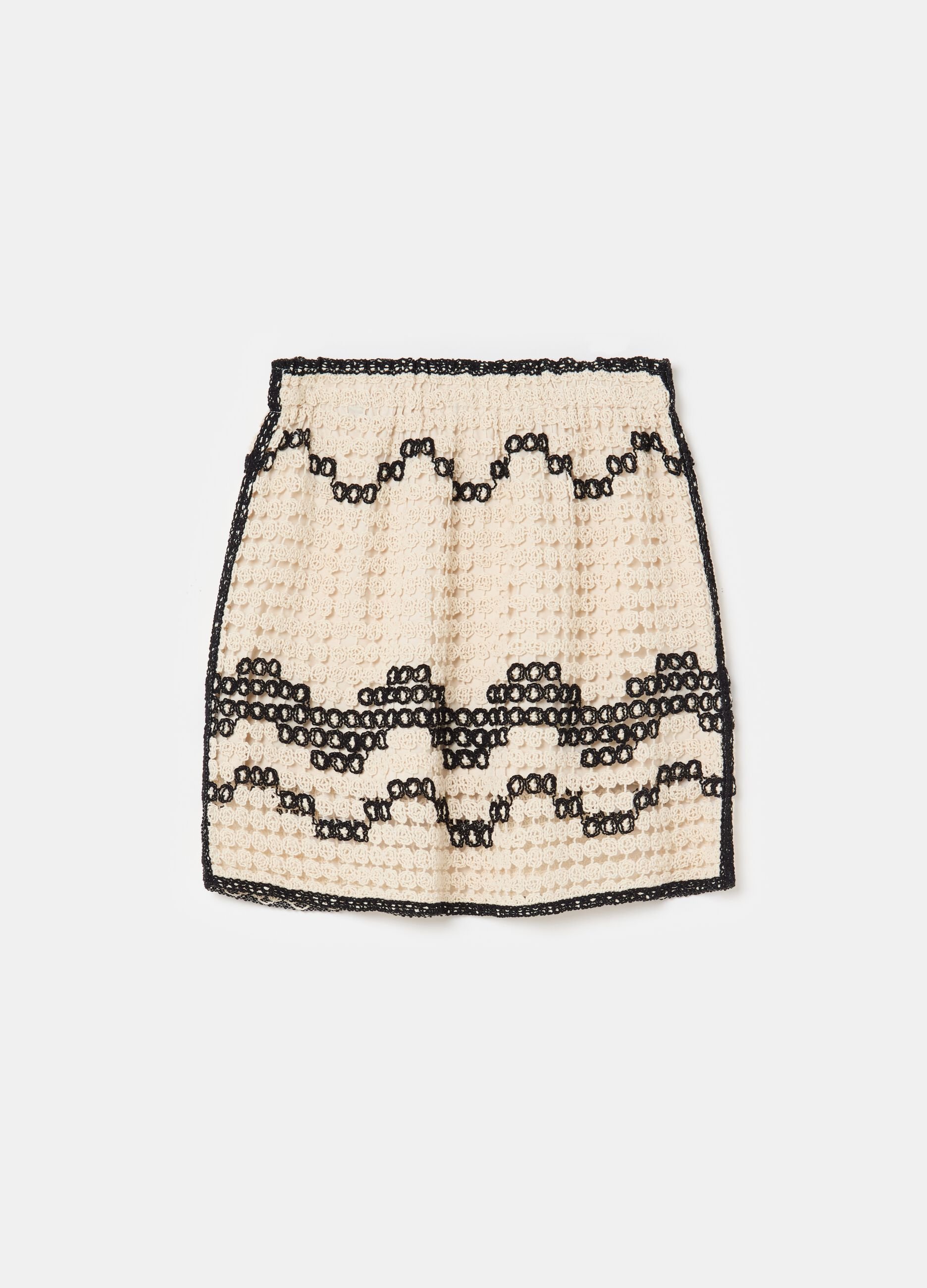 Crochet miniskirt with wavy motif