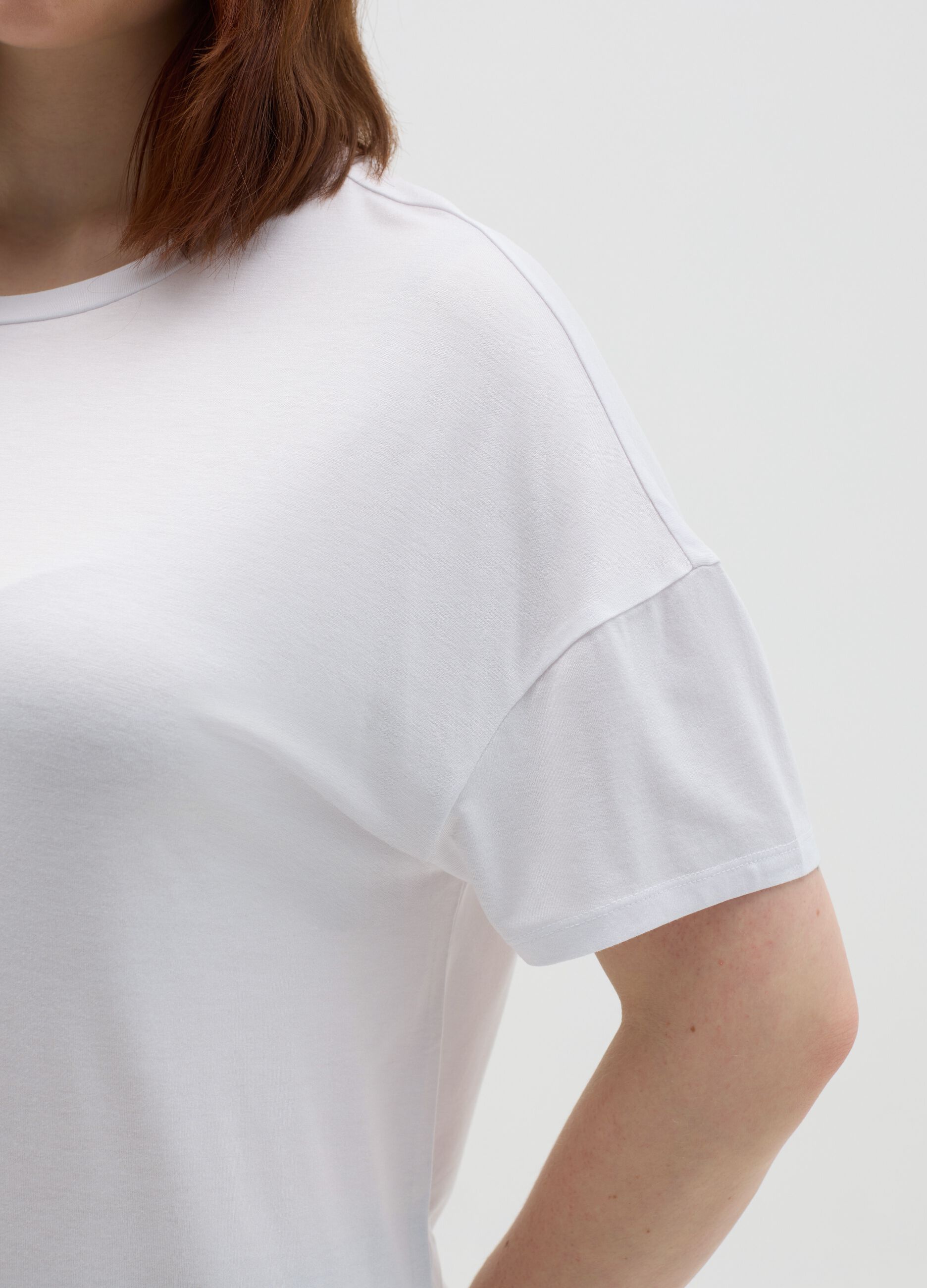 Curvy white regular-fit T-shirt in stretch viscose