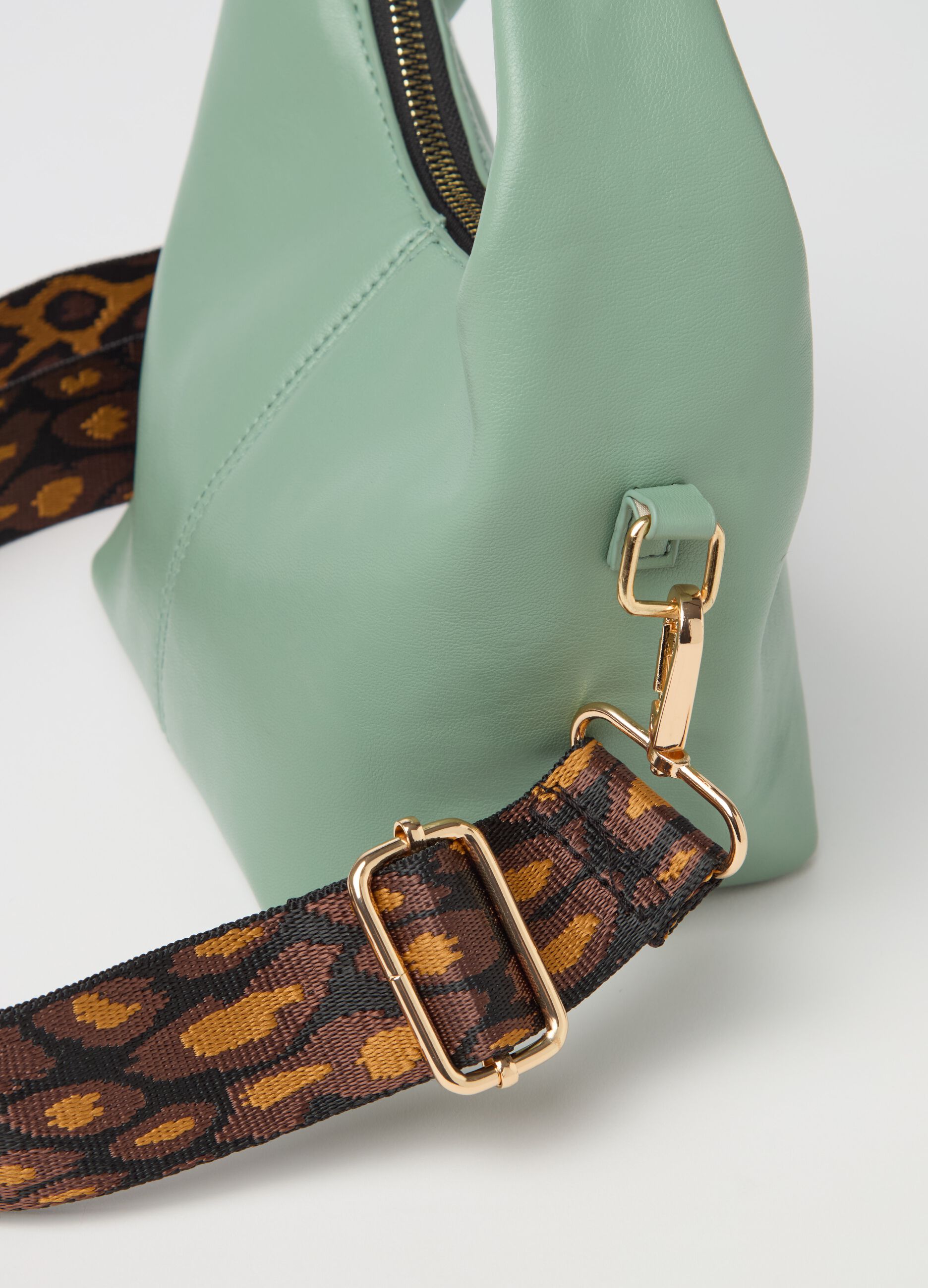 Shoulder strap with animal print pattern