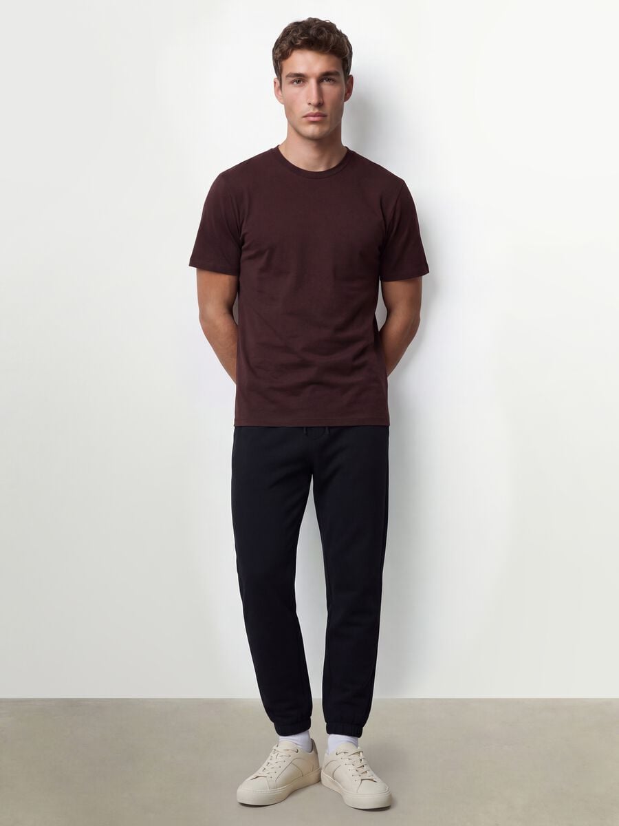 T-shirt marrone in cotone organico a maniche corte slim fit_1