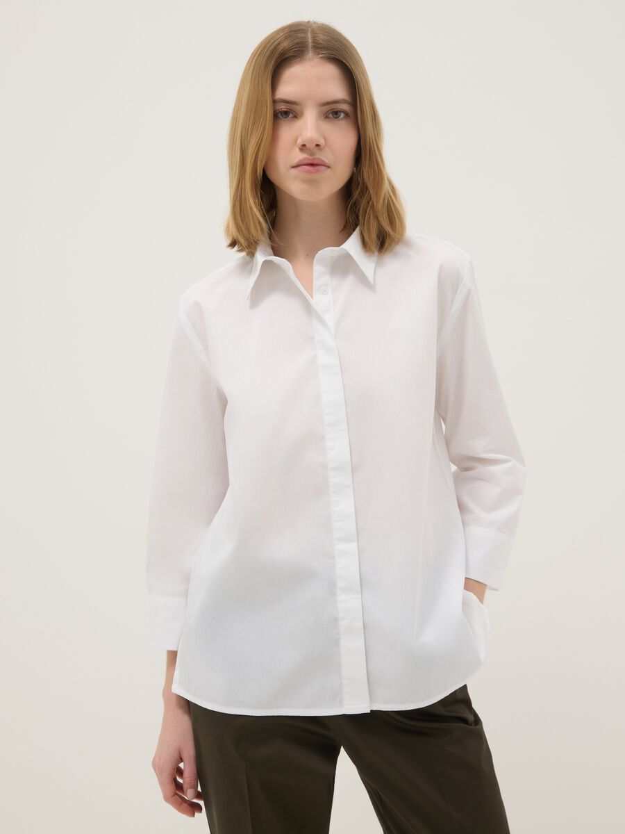 Camicia in puro cotone bianca regular fit con maniche a tre quarti_0