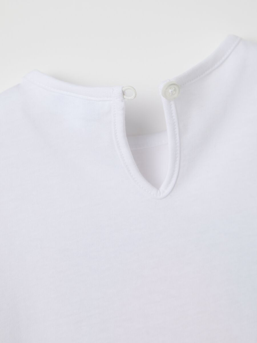 White cotton T-shirt with frills and print_3
