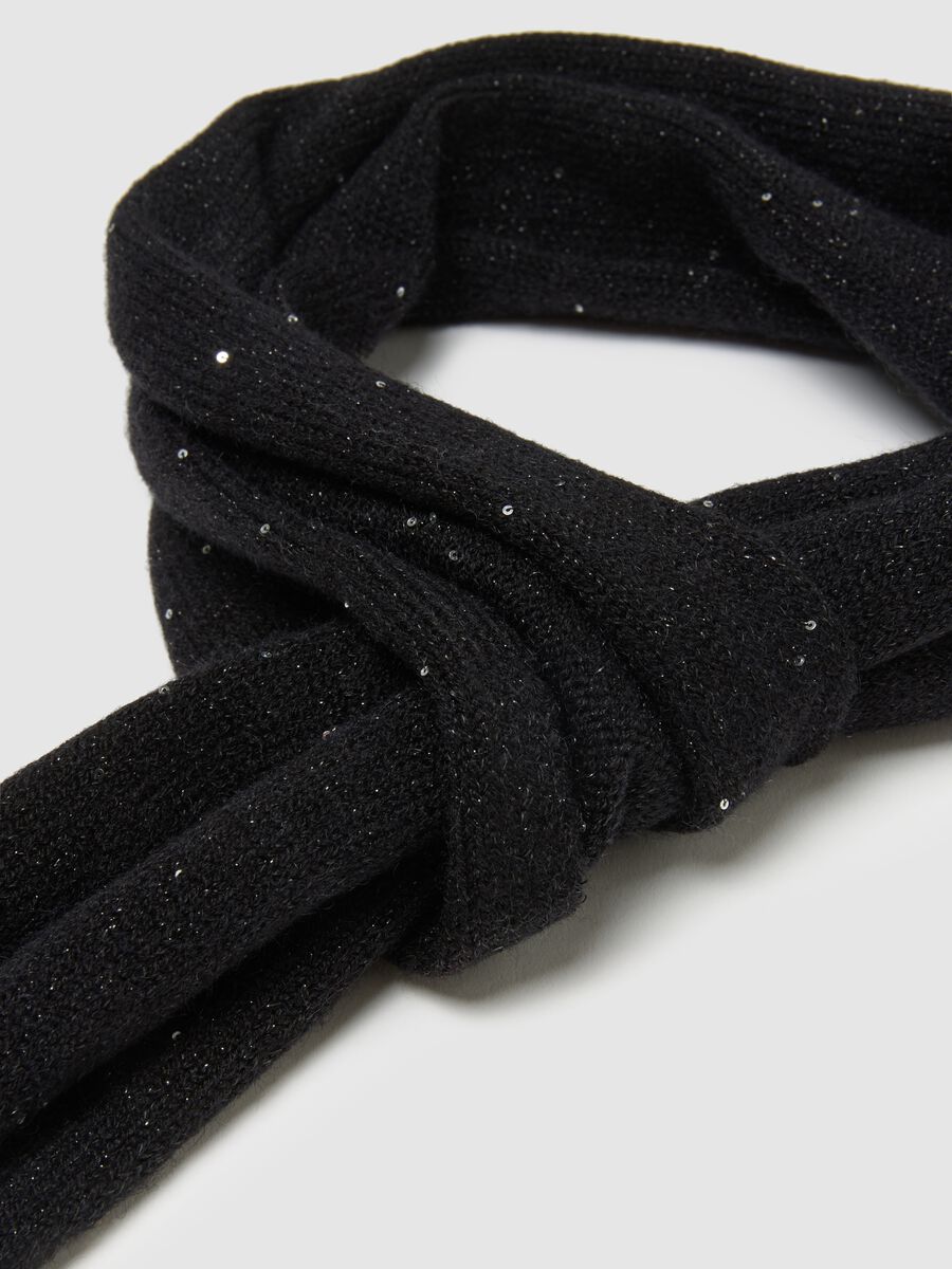 Black scarf with sparkling details_1