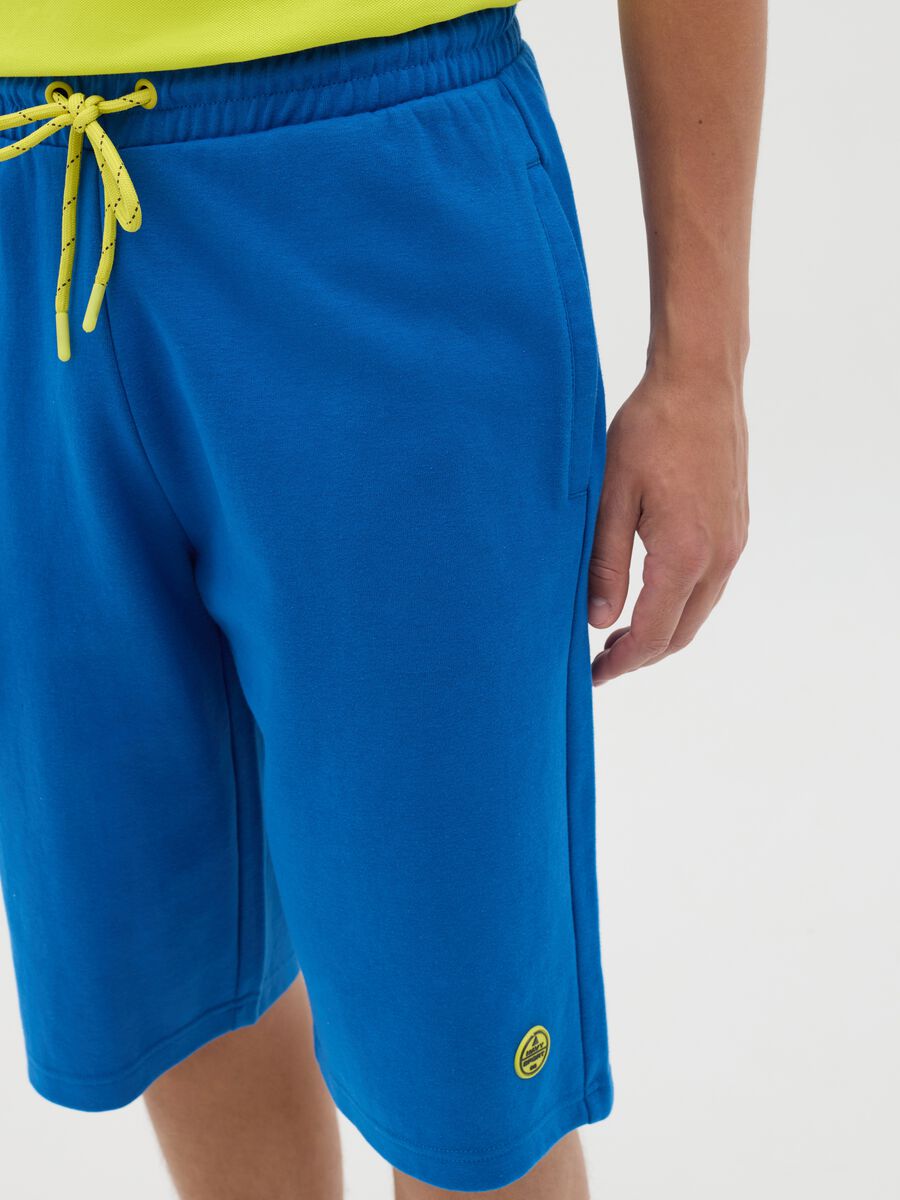 Cornflower blue Bermuda joggers with logo_2