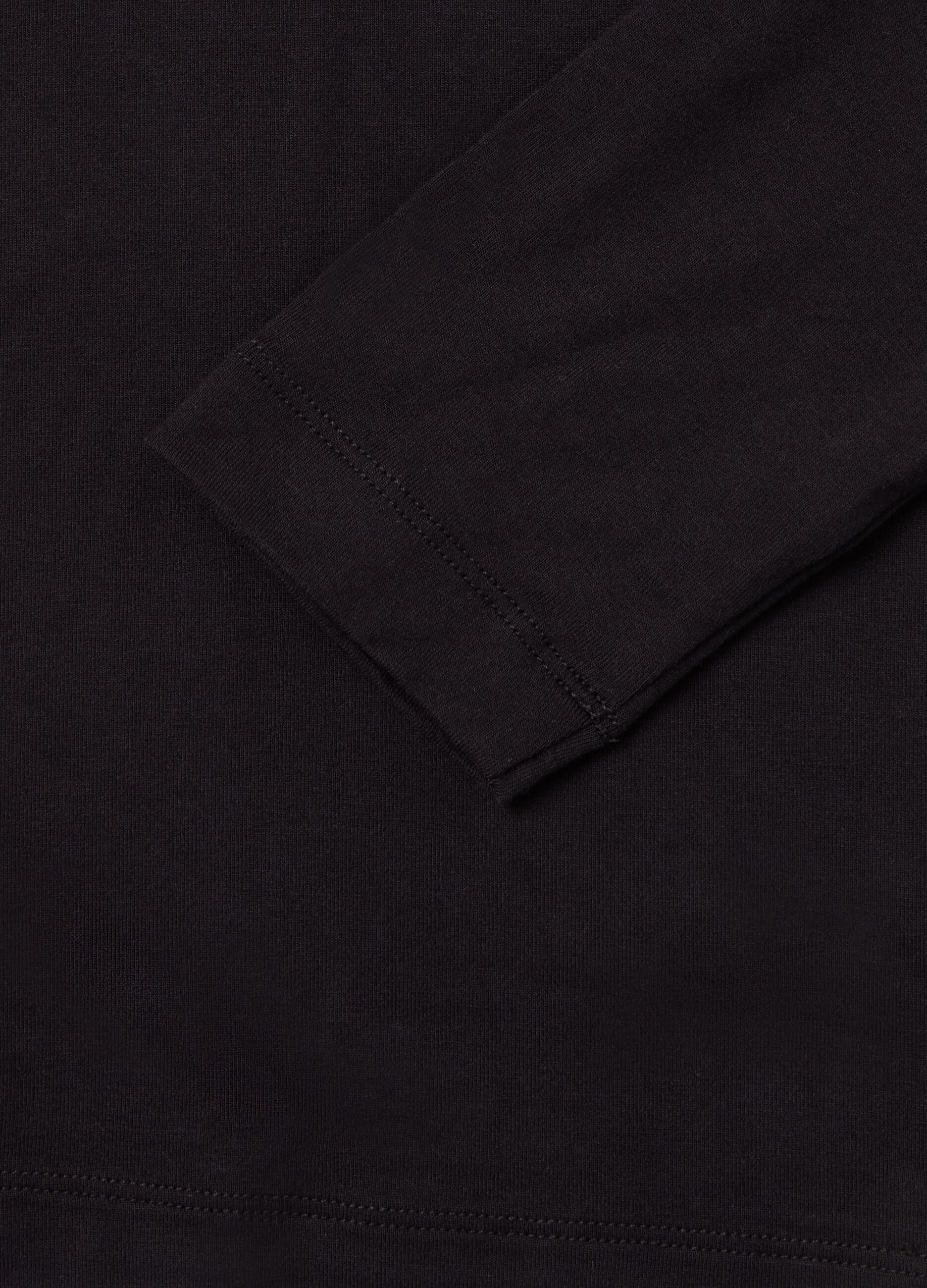 T-shirt with boat neck