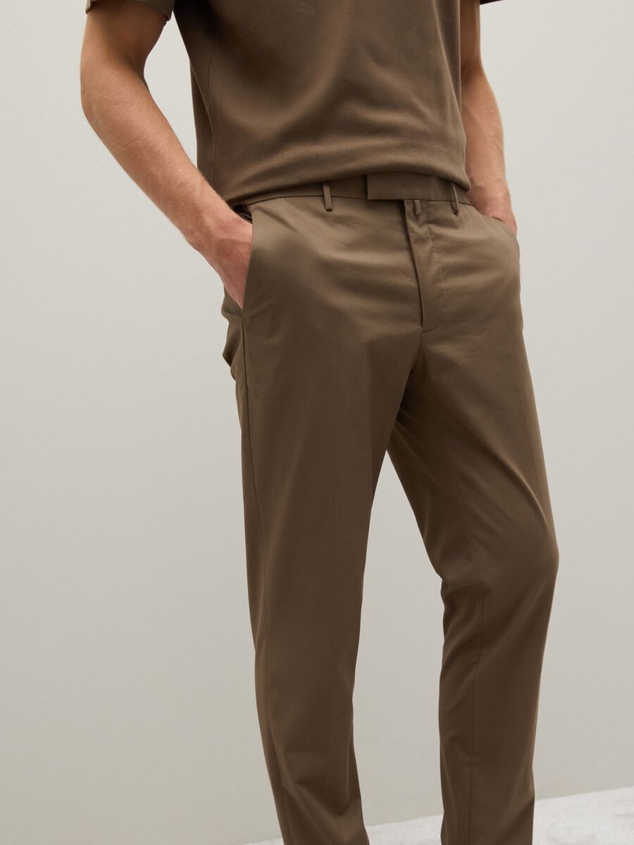 Brown stretch cotton trousers with zip and button_3