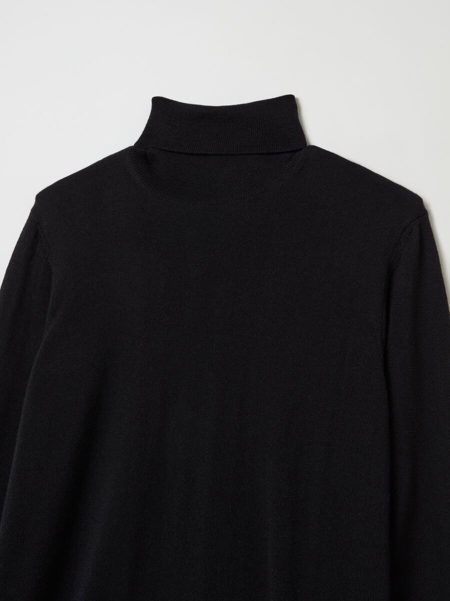 Merino wool pullover with high neck_5