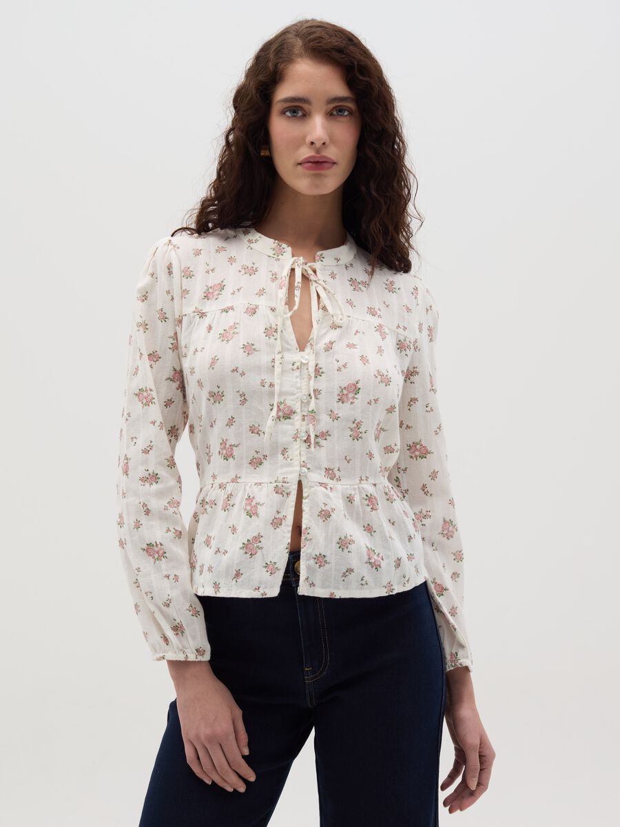 Blouse with laces and striped motif_0