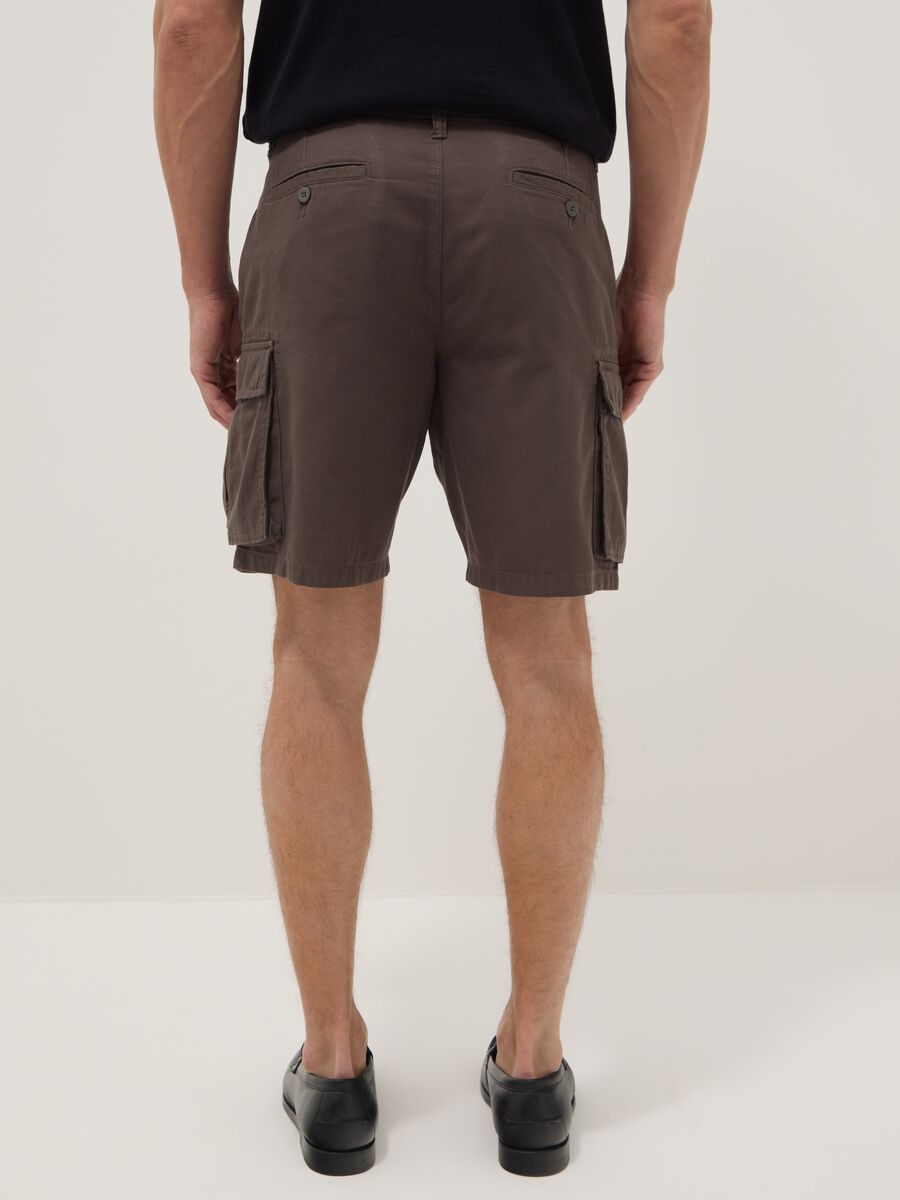 Bermuda cargo marroni in puro cotone regular fit_2
