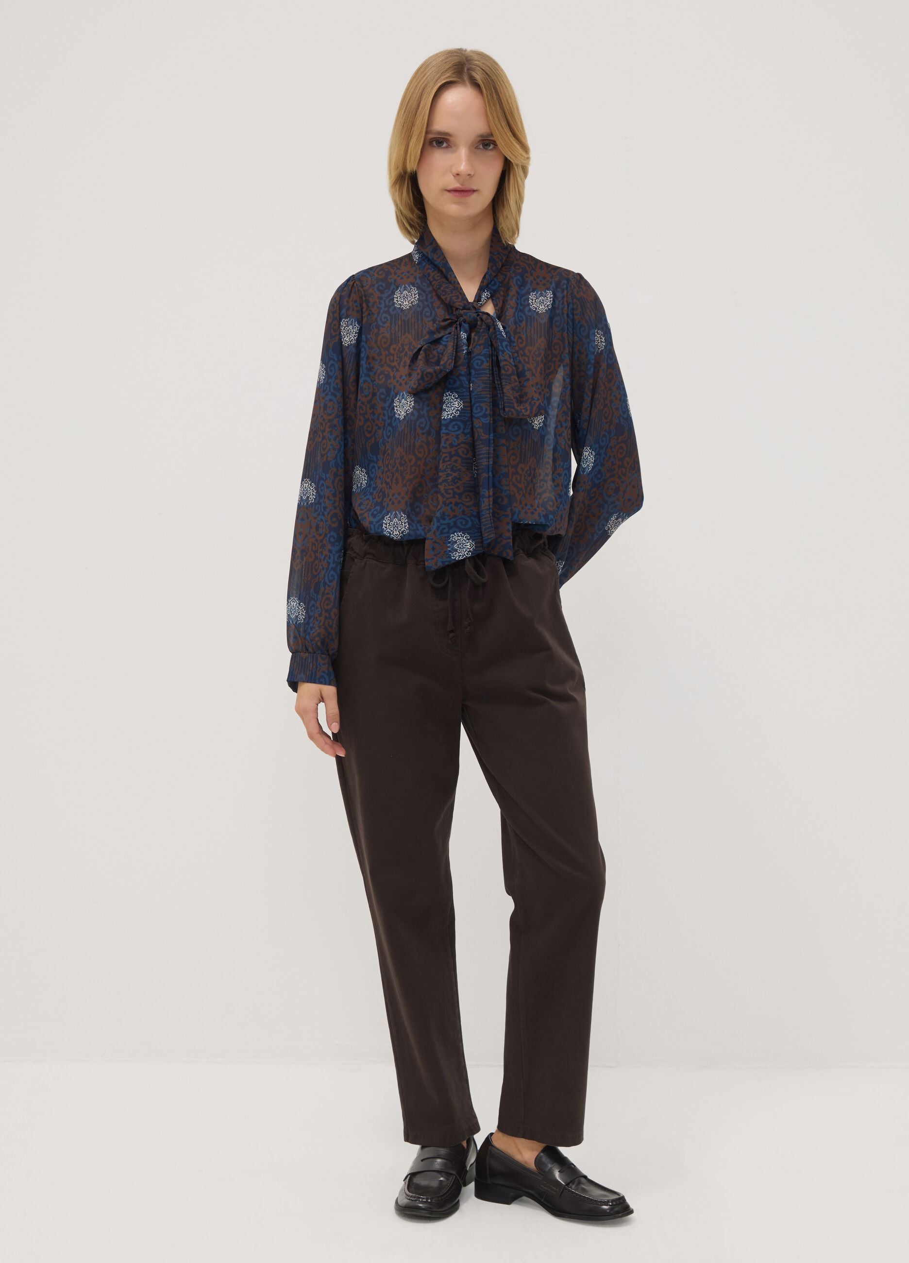 Blue and brown blouse with bow and all-over print, regular fit