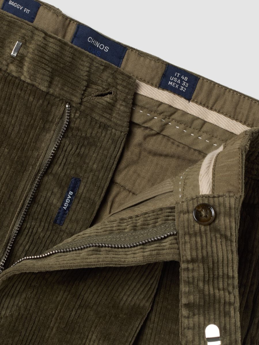 Green stretch cotton corduroy baggy-fit chino trousers_1