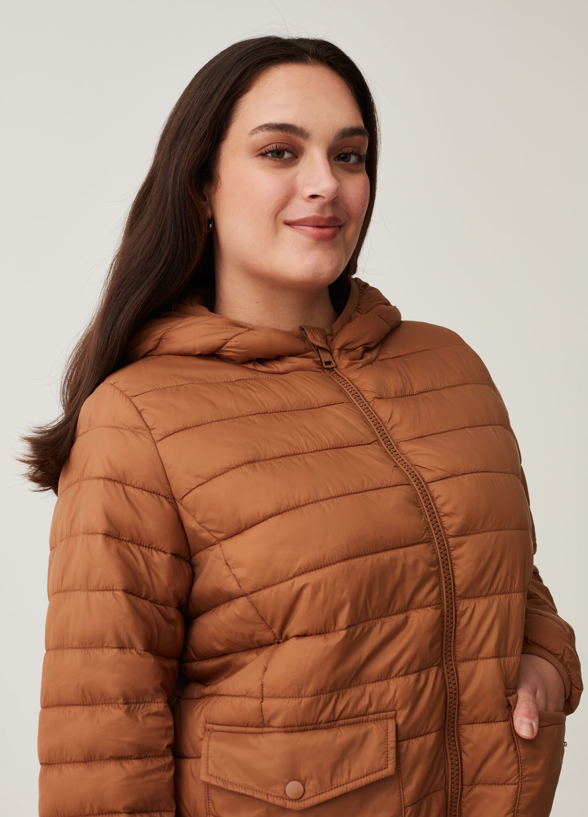 Piumino ultralight con cappuccio Curvy_1