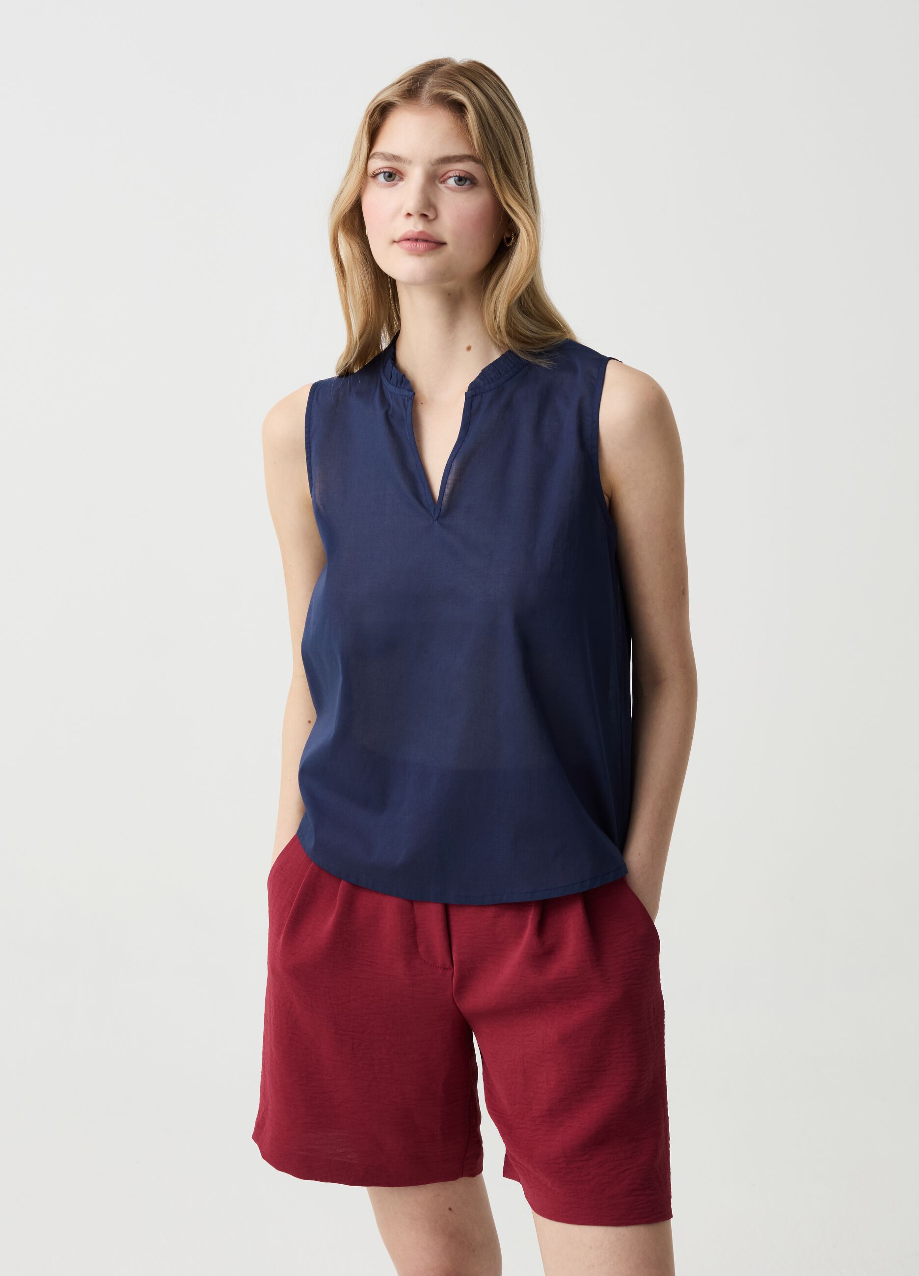 Blusa scollo a V con rouche