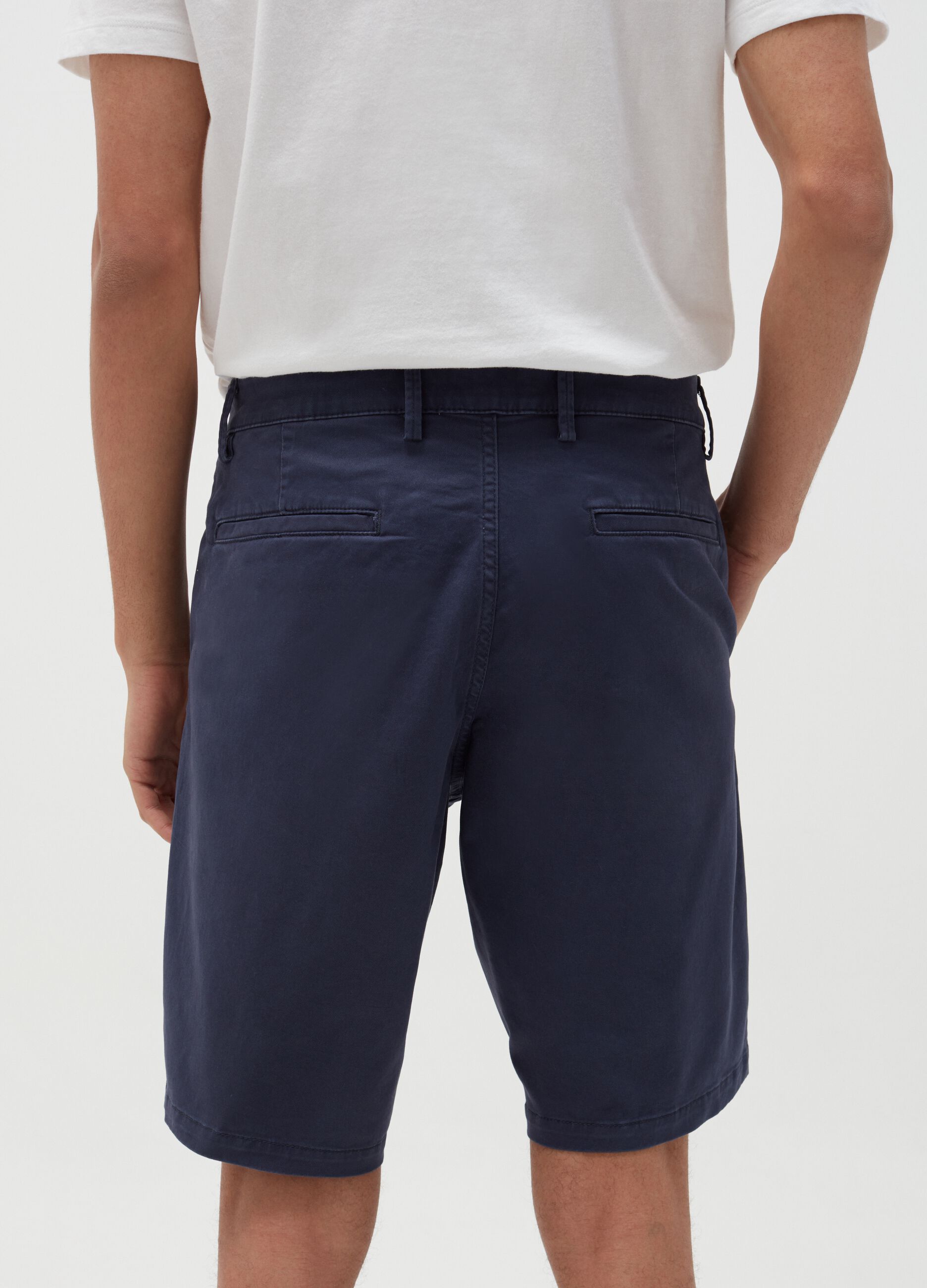 Chino Bermuda shorts in Lyocell and cotton