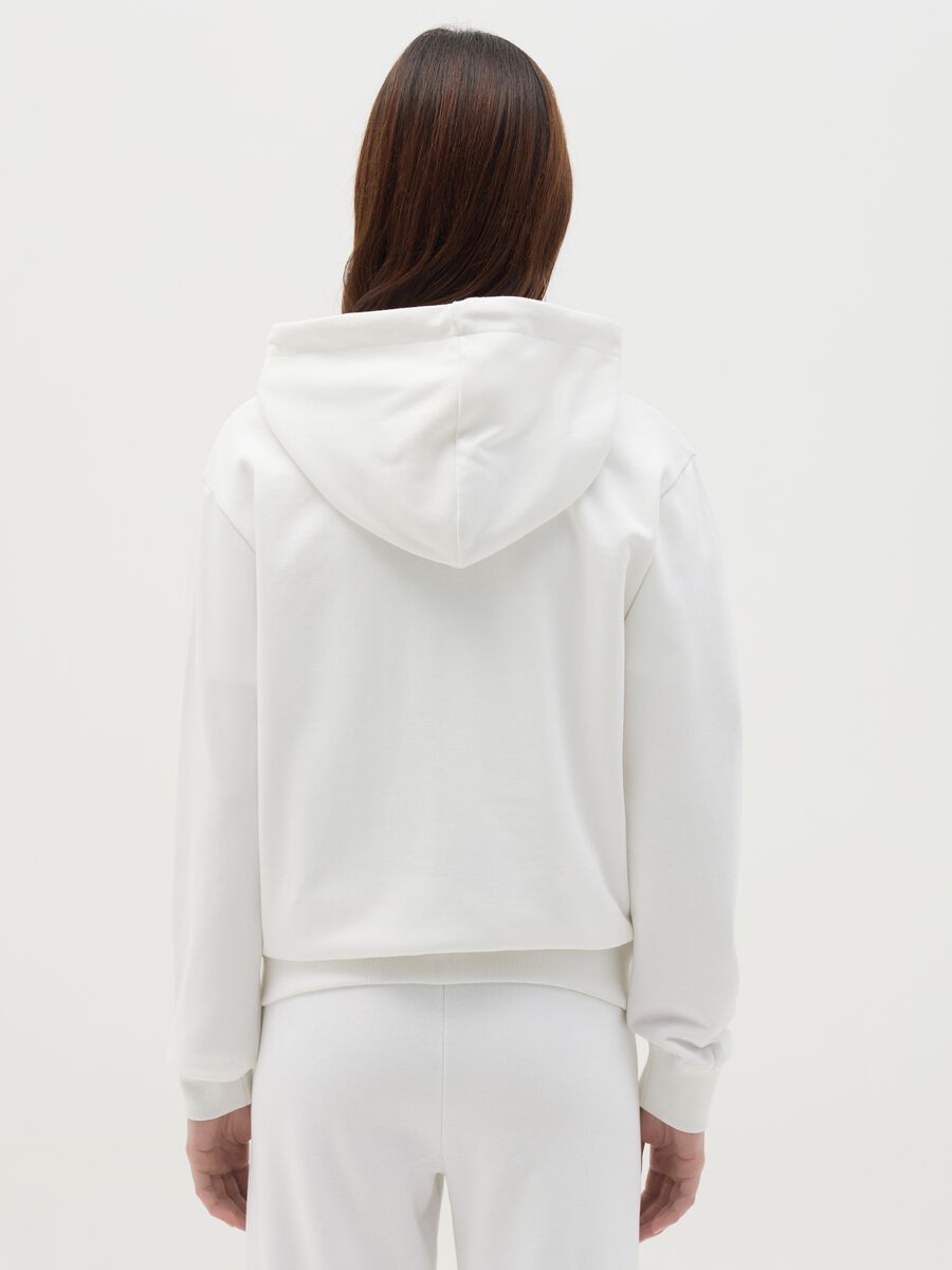 White full-zip sweatshirt with hood and foil print_3