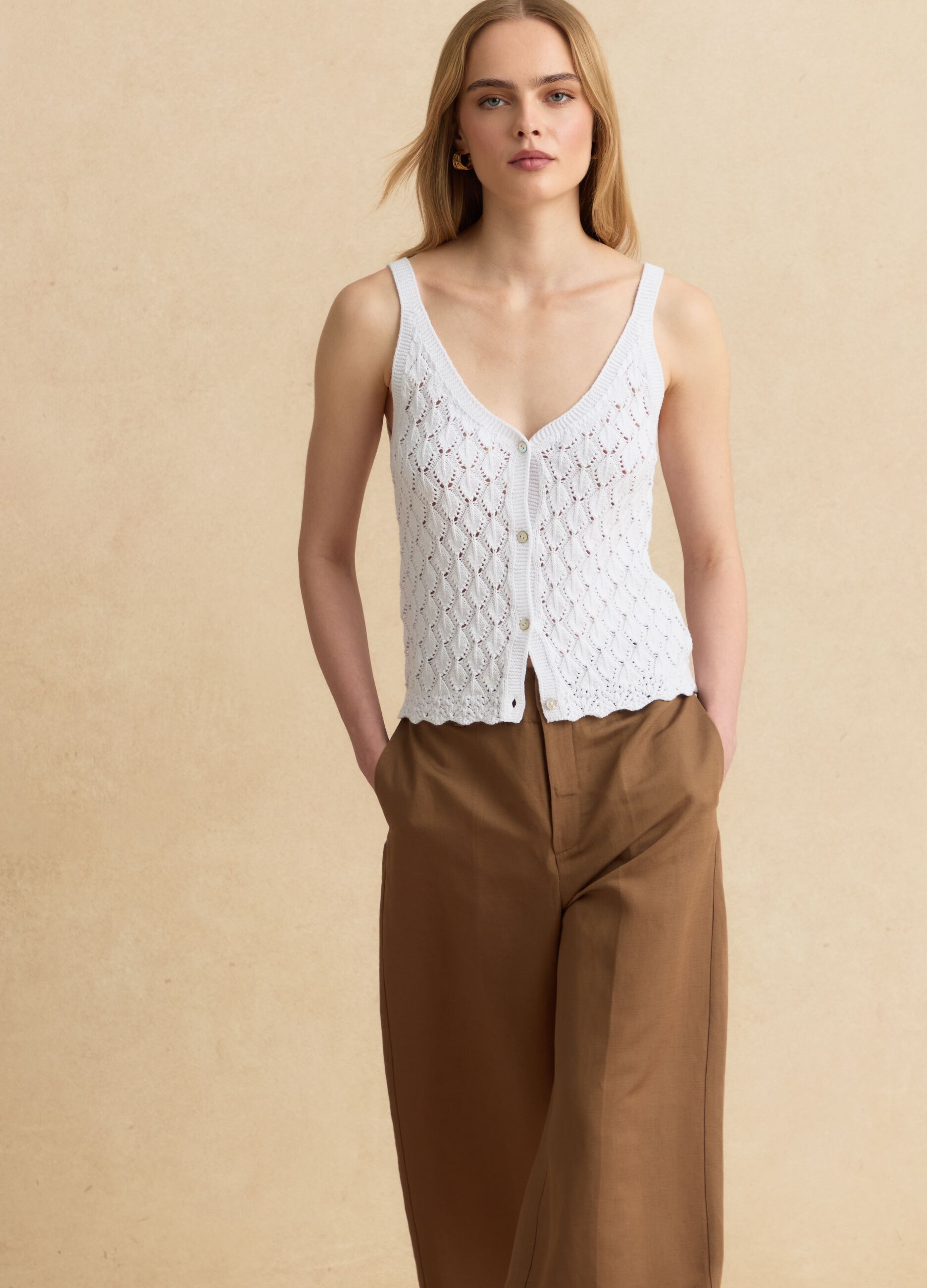 White organic cotton knitted gilet