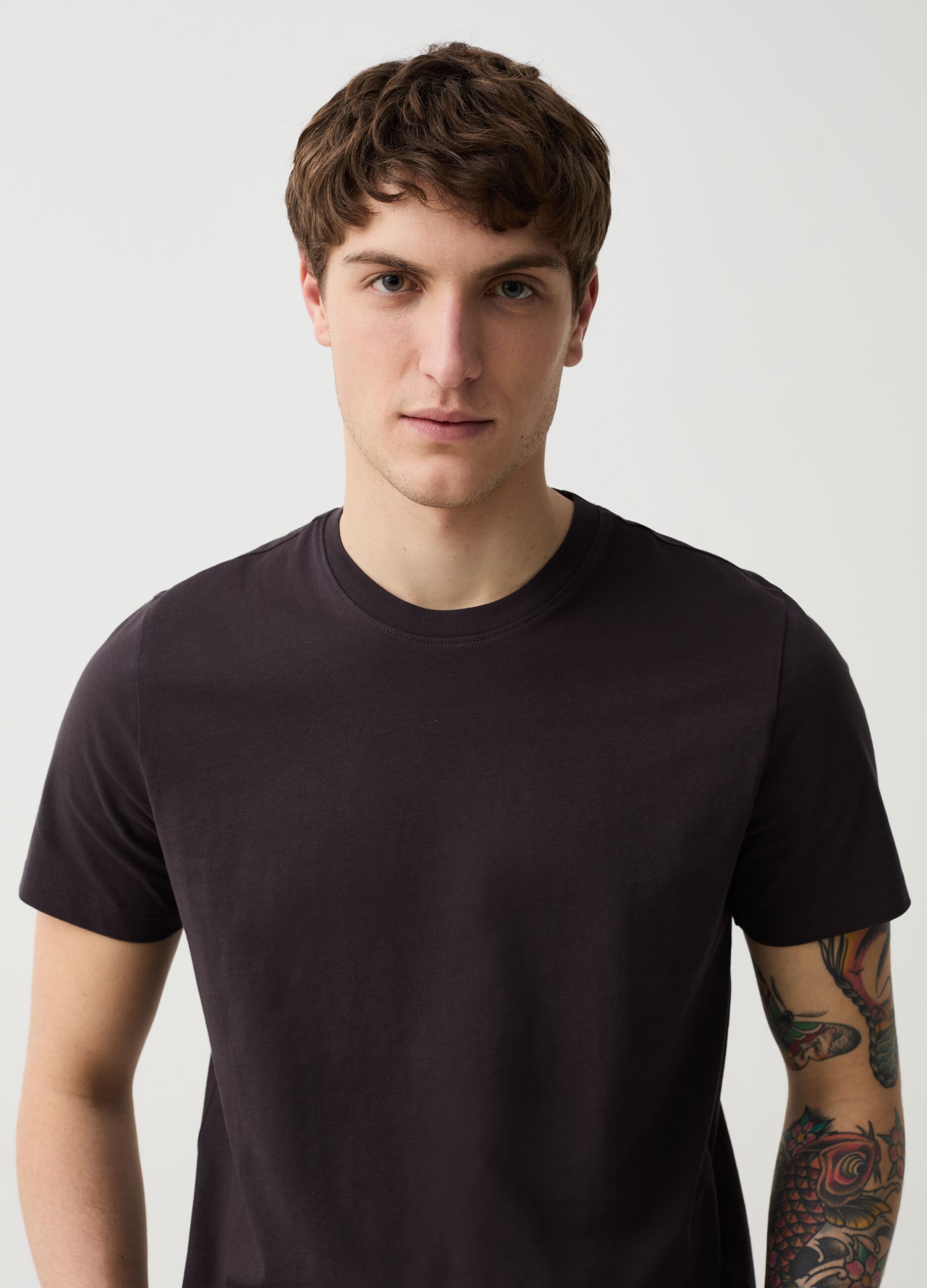 T-shirt in cotone bio con scollo rotondo