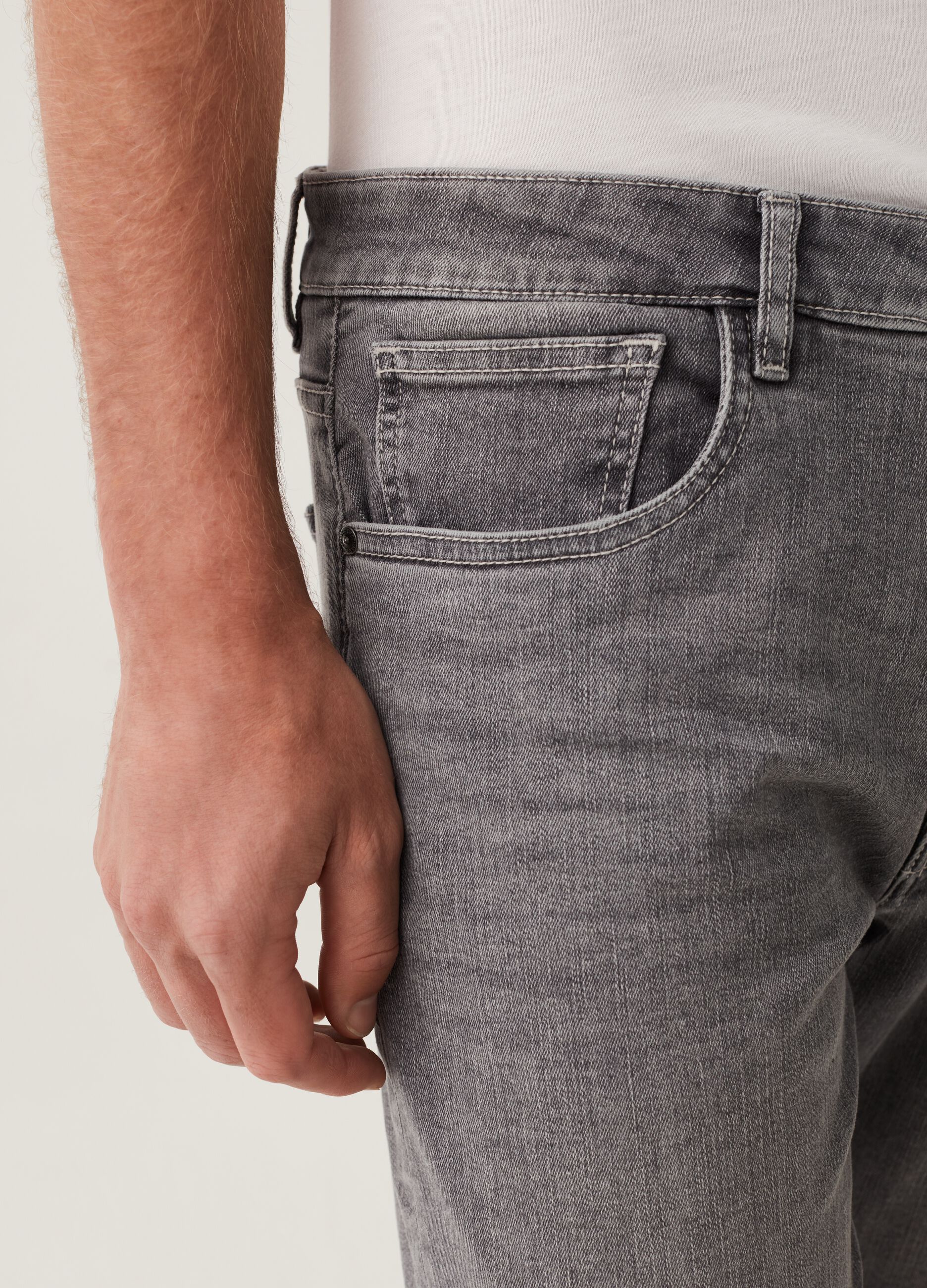 Jeans slim fit stretch con scoloriture_3