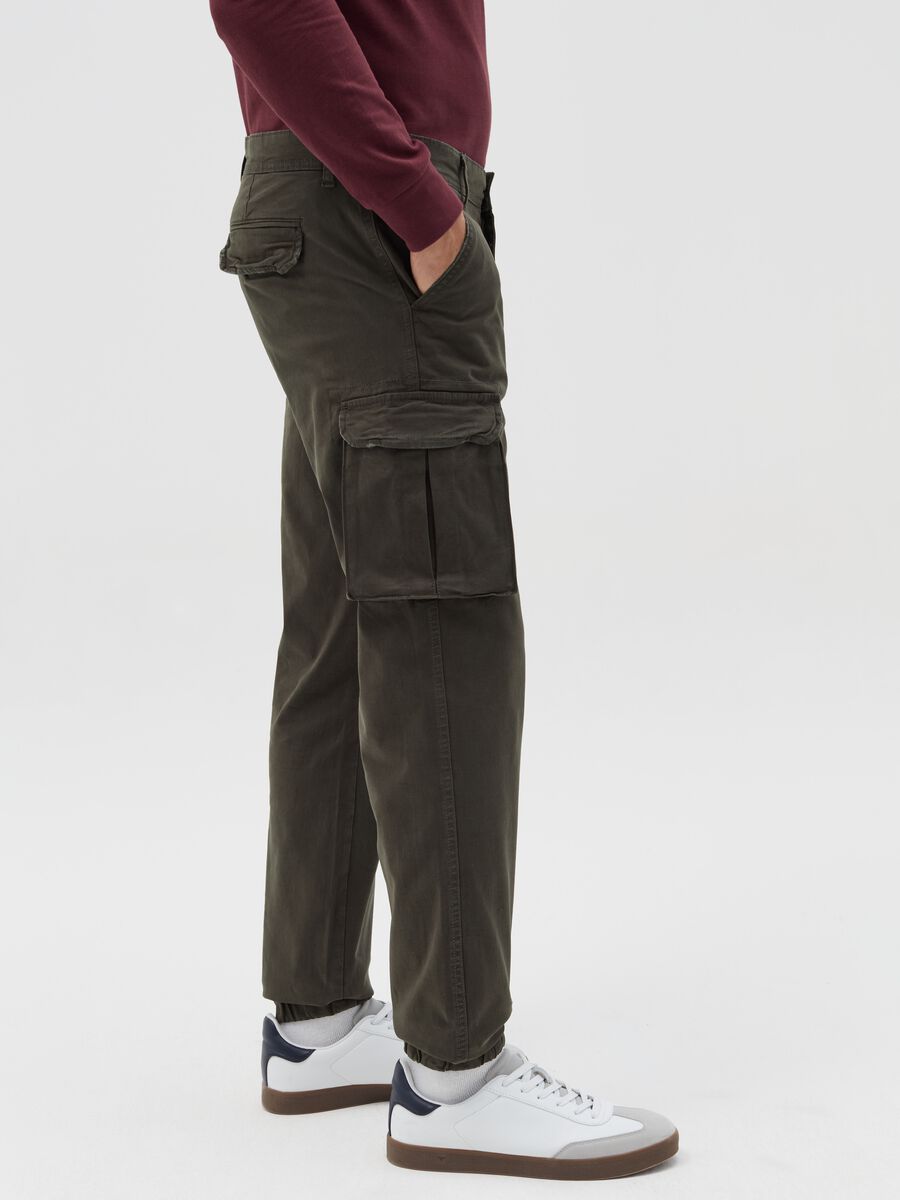 Stretch cotton cargo trousers_2